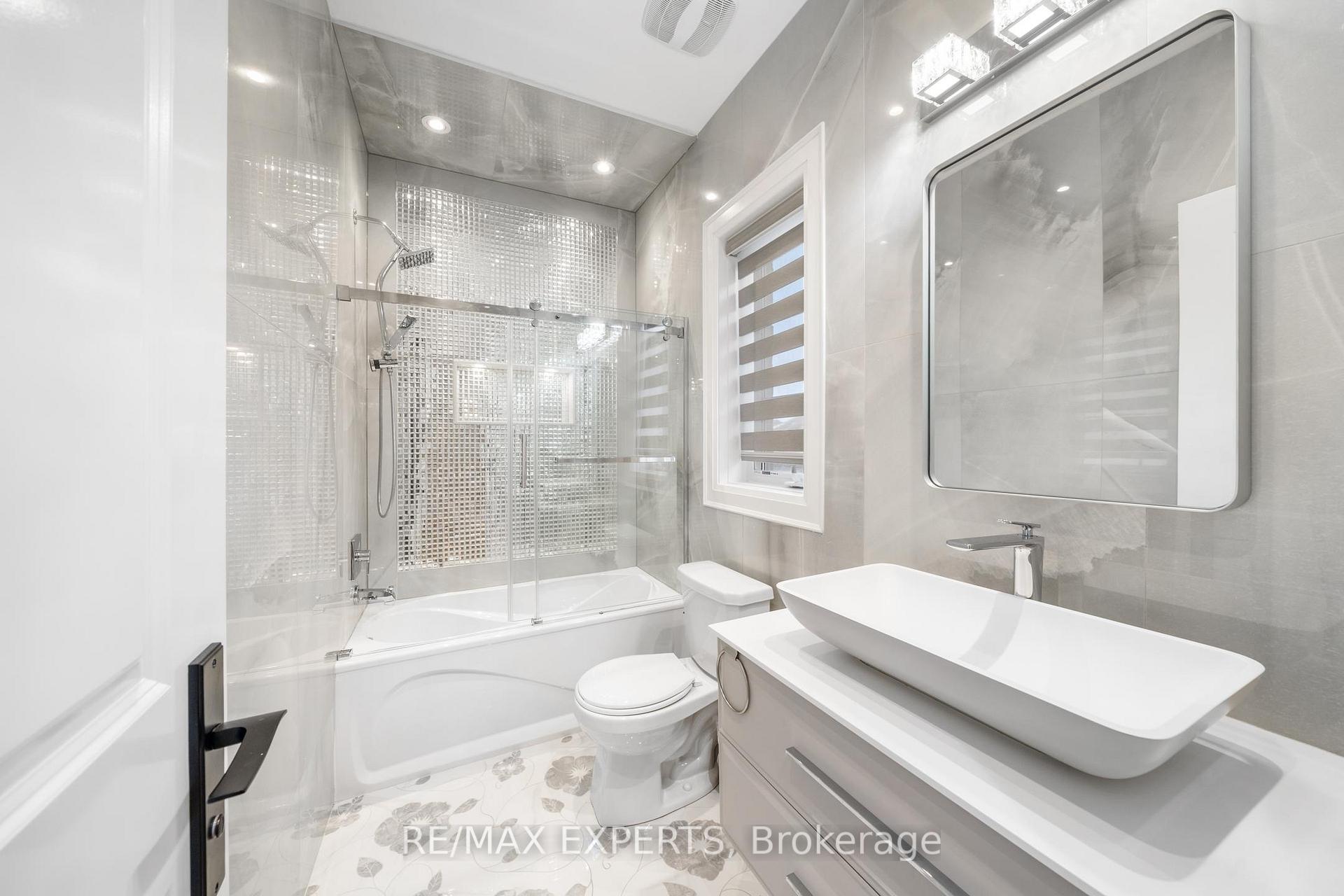 Photo 45 of 61 Nave Street, Vaughan, Kleinburg — HOMEH