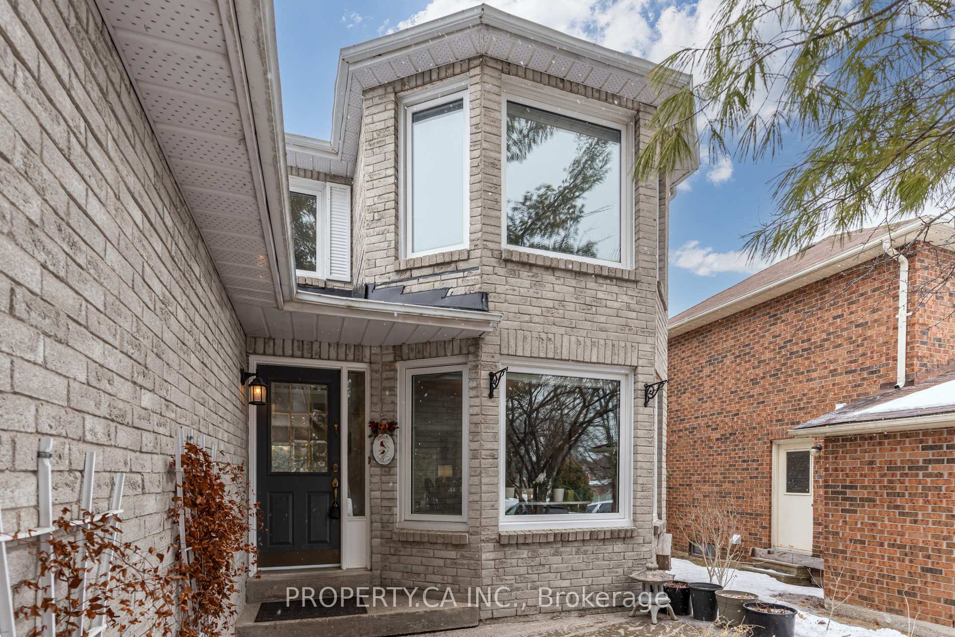 Photo 2 of 1209 Maple Gate Road, Pickering, Liverpool — HOMEH