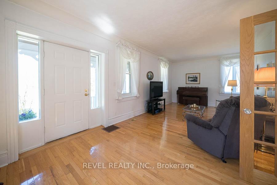Photo 2 of 384 Blue Lake Road, Brant, South Dumfries — HOMEH