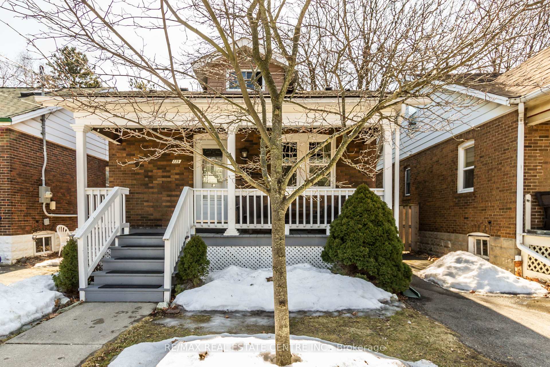 Photo 2 of 139 Barclay Street, Hamilton, Westdale — HOMEH