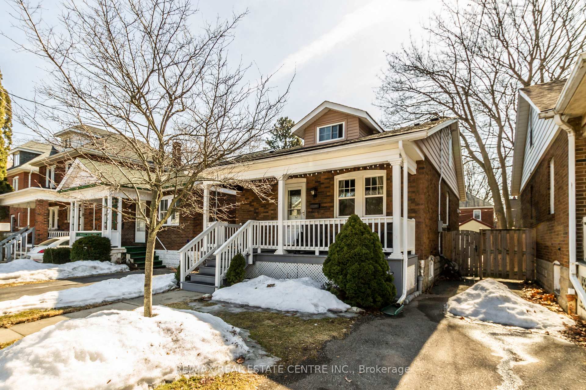 Photo 8 of 139 Barclay Street, Hamilton, Westdale — HOMEH
