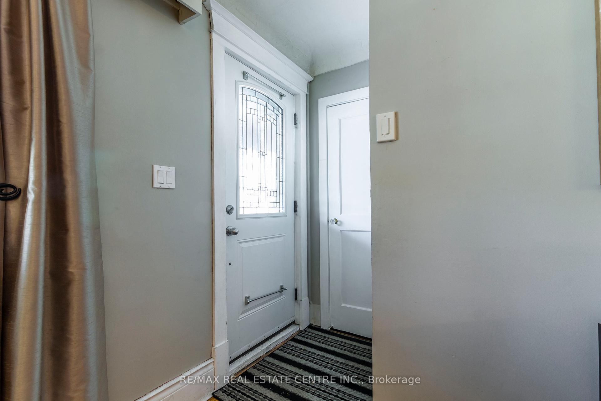 Photo 14 of 139 Barclay Street, Hamilton, Westdale — HOMEH