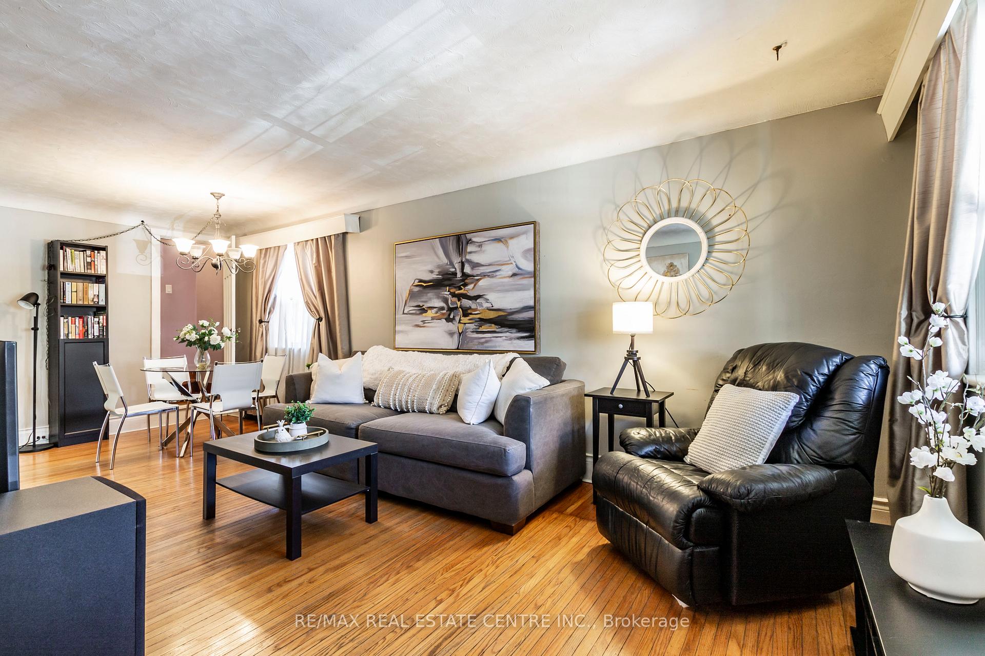 Photo 10 of 139 Barclay Street, Hamilton, Westdale — HOMEH