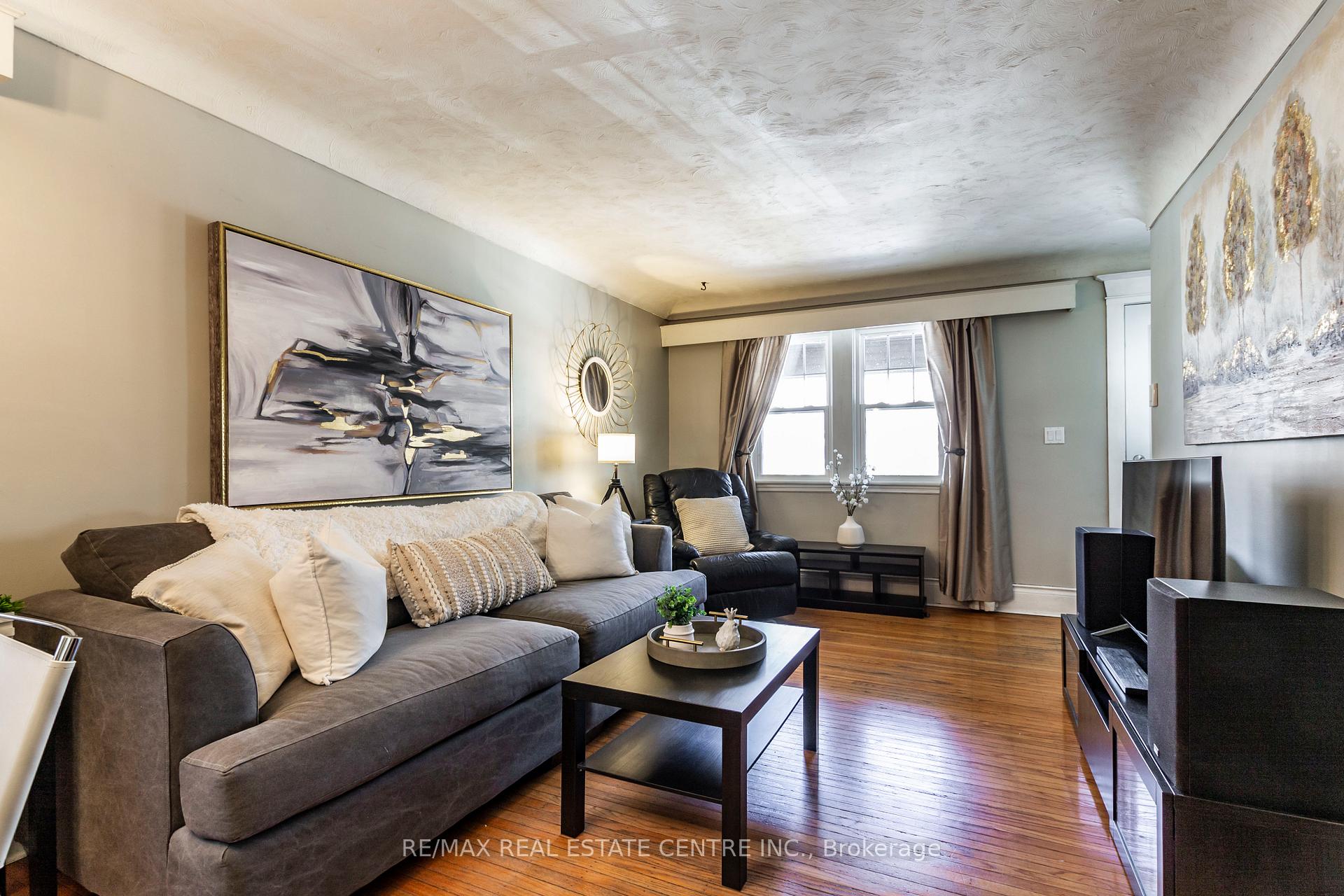 Photo 18 of 139 Barclay Street, Hamilton, Westdale — HOMEH