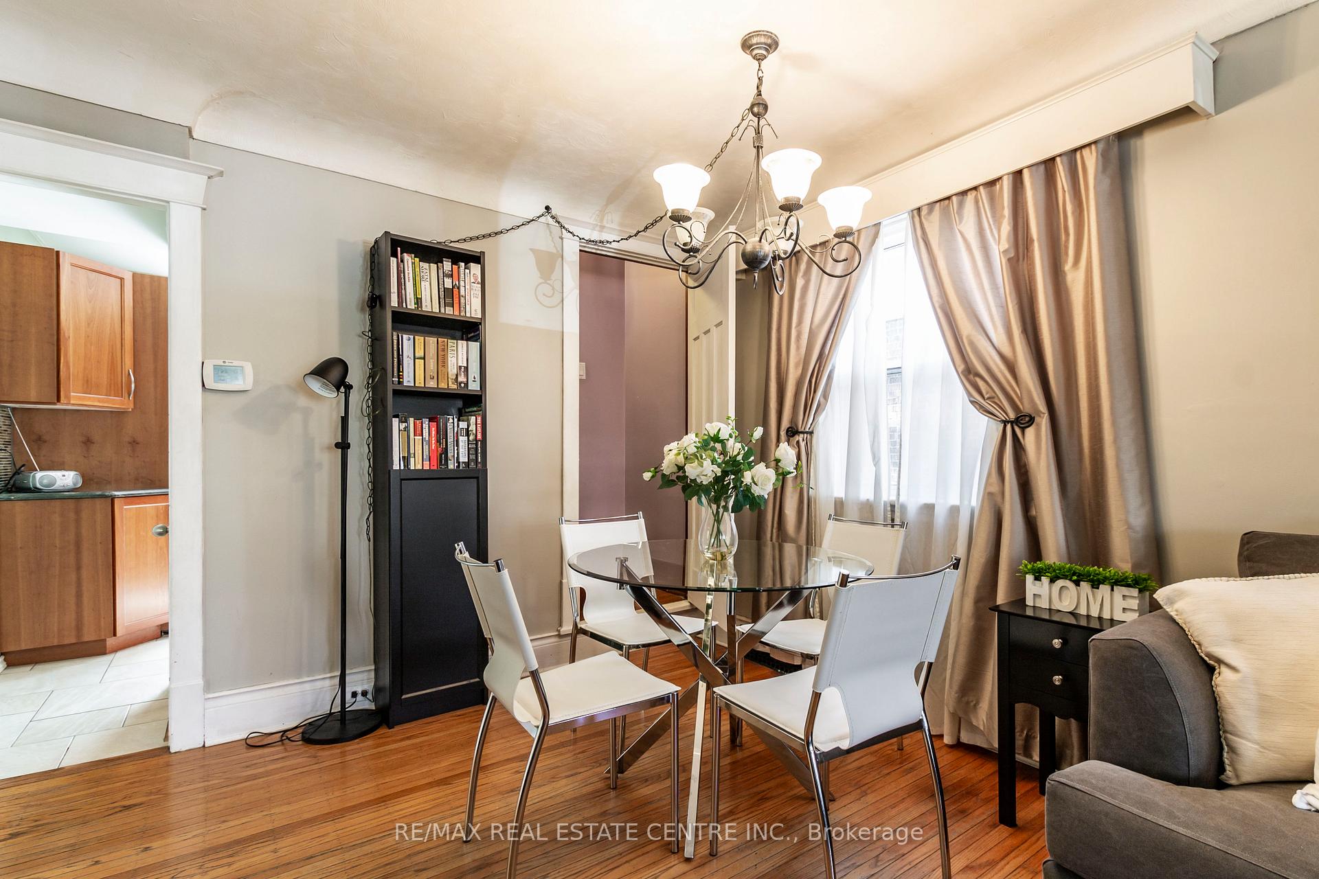 Photo 16 of 139 Barclay Street, Hamilton, Westdale — HOMEH