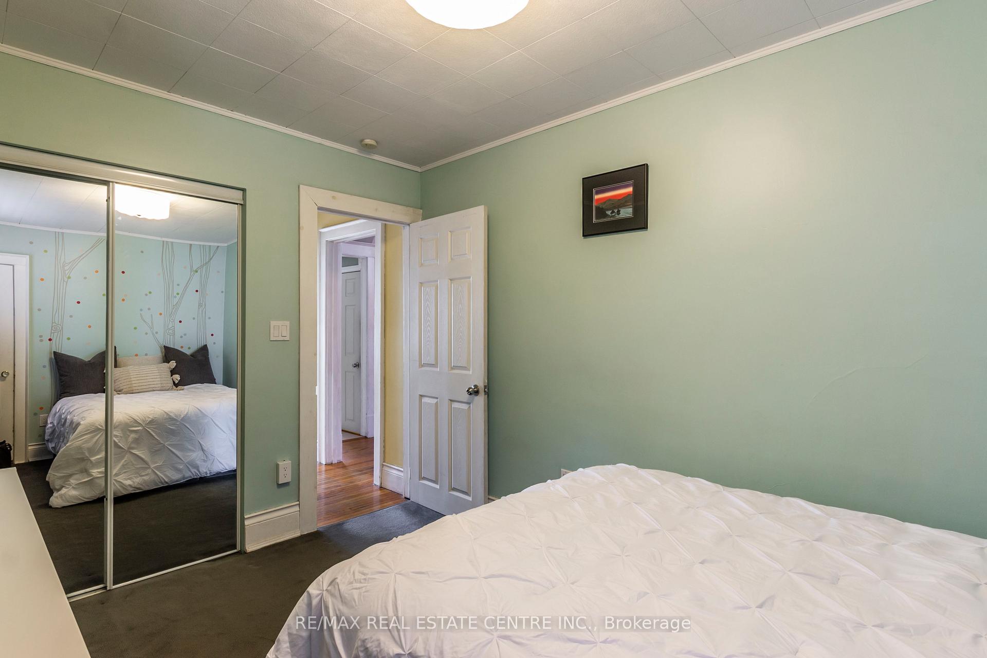 Photo 7 of 139 Barclay Street, Hamilton, Westdale — HOMEH