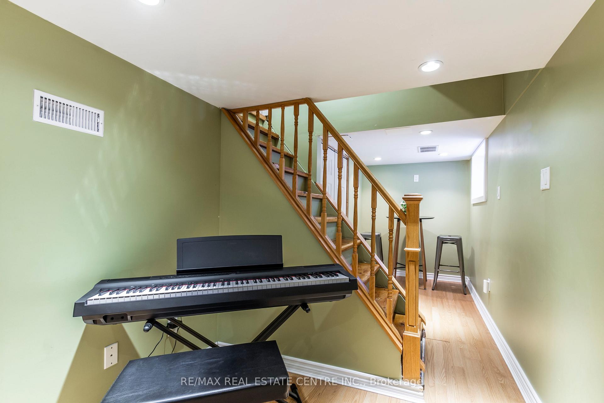Photo 31 of 139 Barclay Street, Hamilton, Westdale — HOMEH