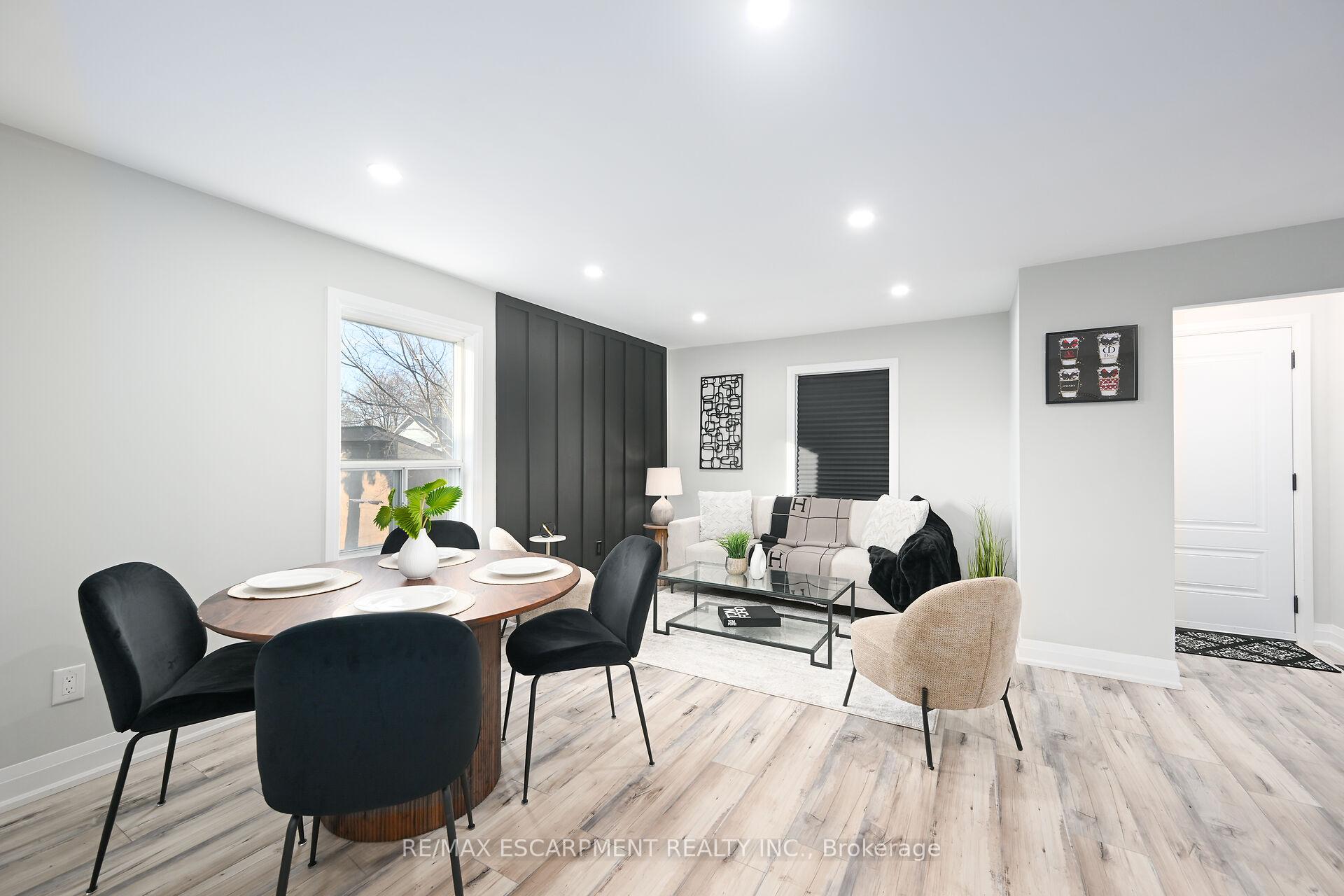 Photo 2 of 582 Roxborough Avenue, Hamilton, Normanhurst — HOMEH