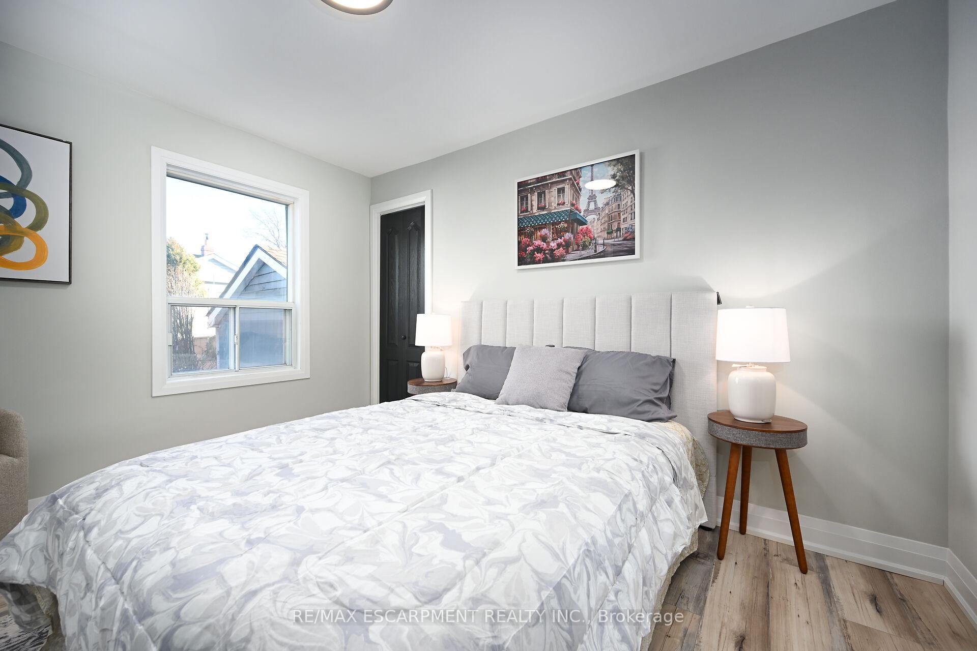 Photo 12 of 582 Roxborough Avenue, Hamilton, Normanhurst — HOMEH