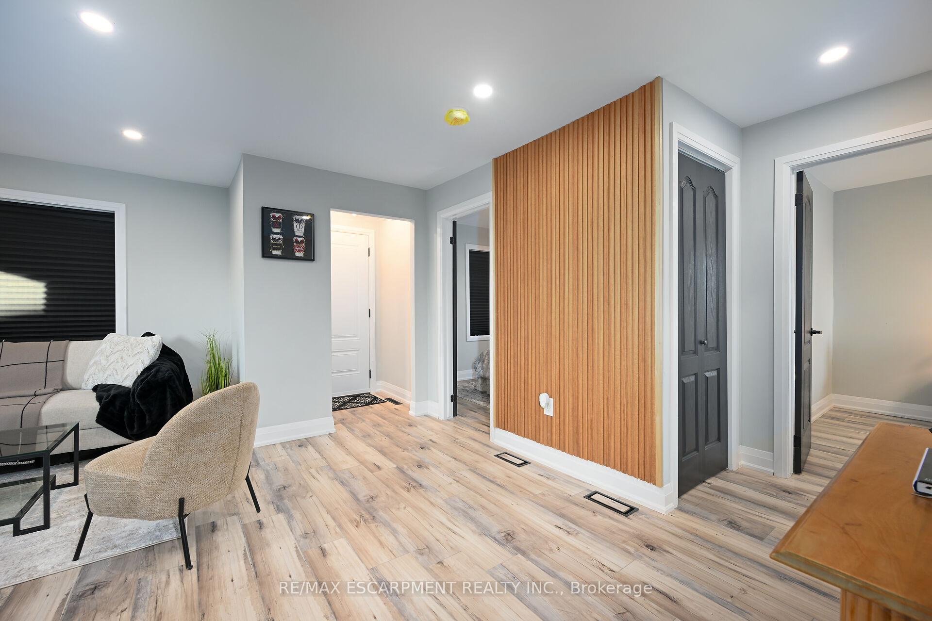Photo 20 of 582 Roxborough Avenue, Hamilton, Normanhurst — HOMEH