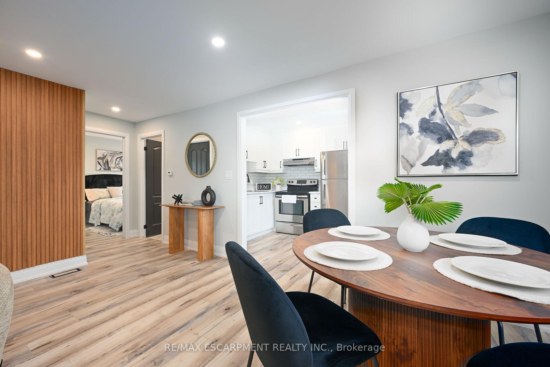 Photo 16 of 582 Roxborough Avenue, Hamilton, Normanhurst — HOMEH