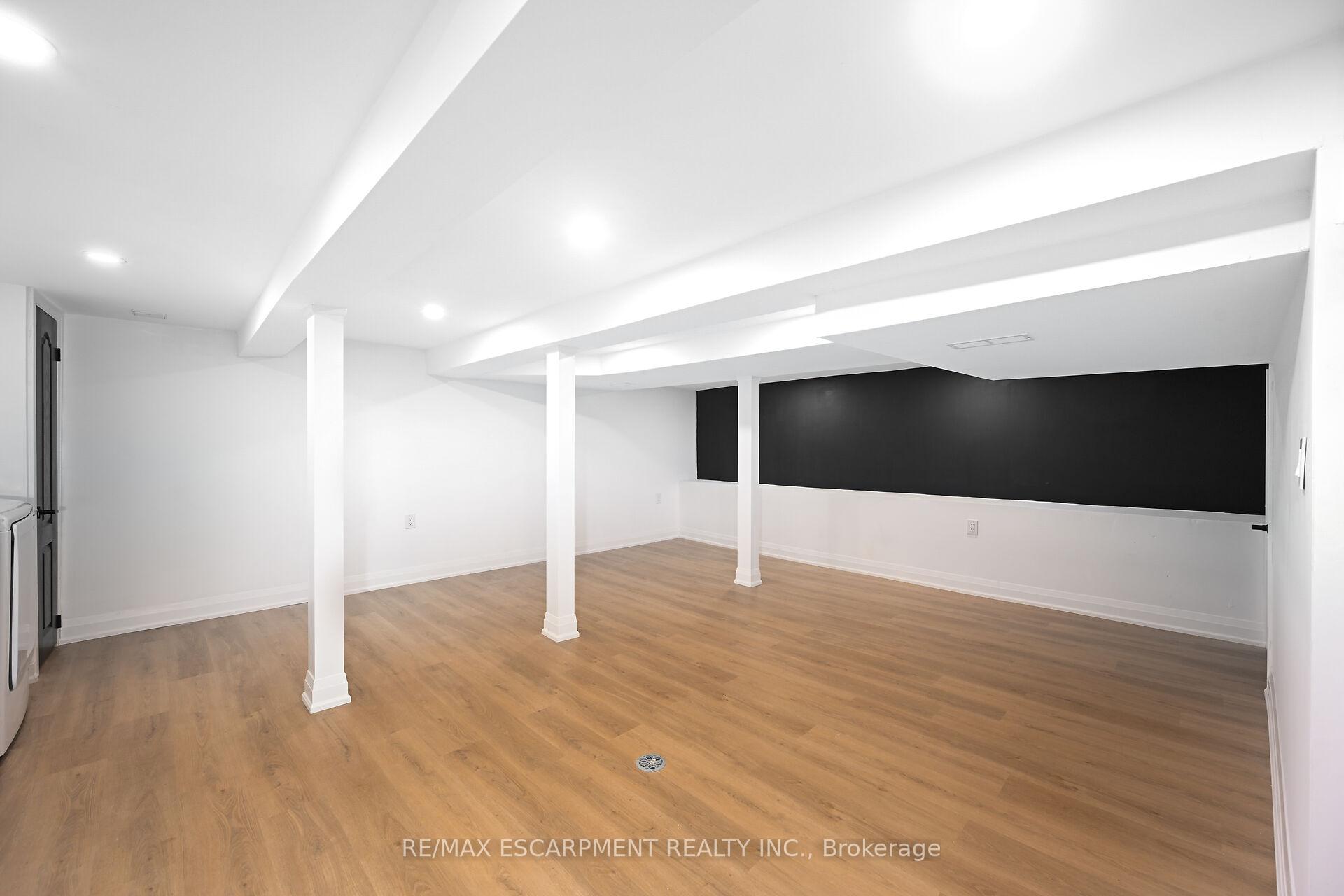 Photo 13 of 582 Roxborough Avenue, Hamilton, Normanhurst — HOMEH