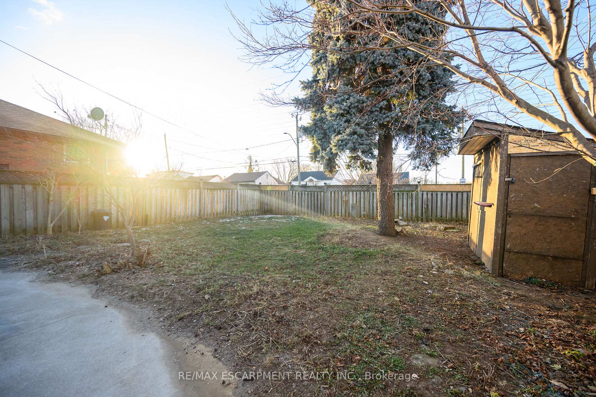 Photo 30 of 582 Roxborough Avenue, Hamilton, Normanhurst — HOMEH