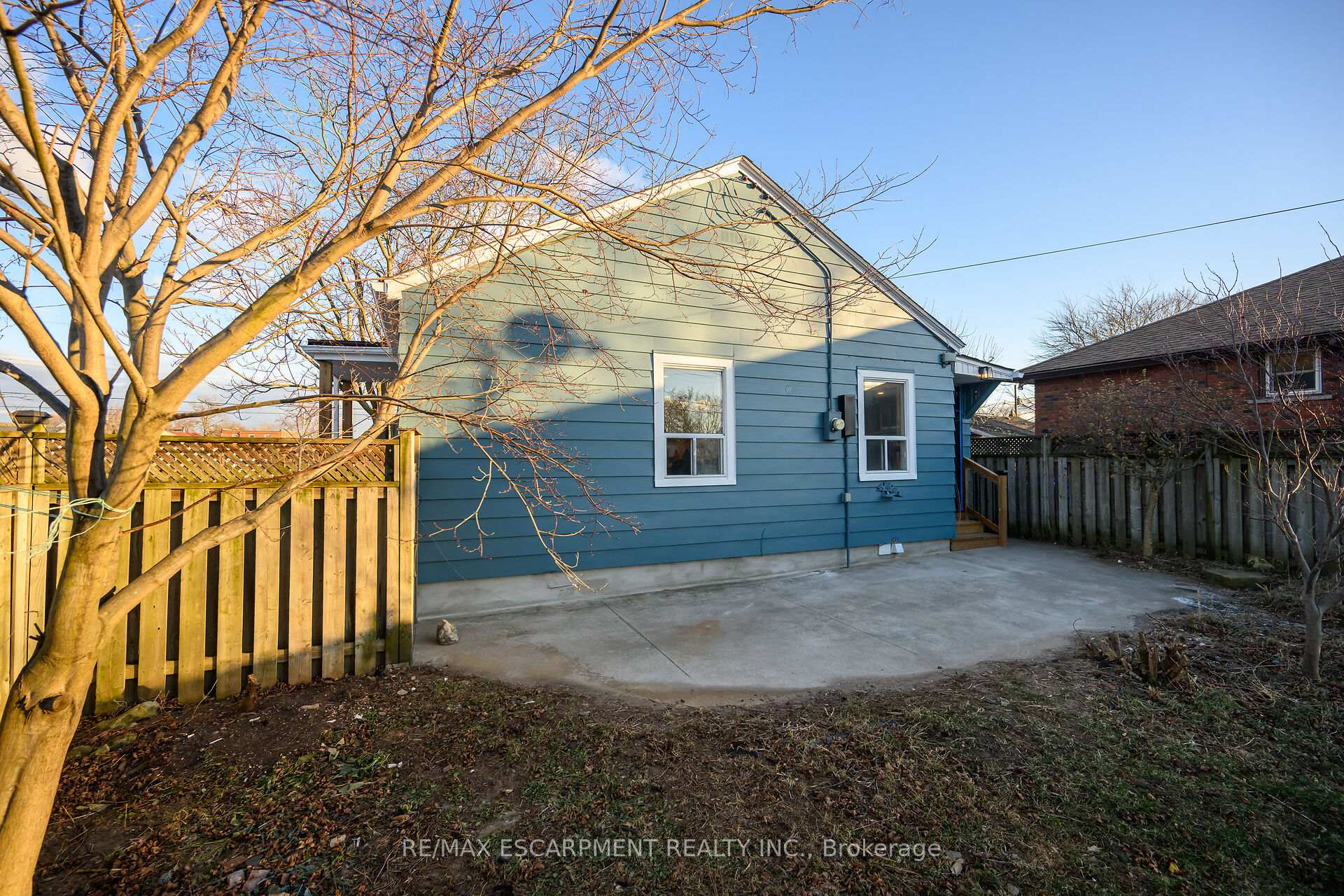 Photo 37 of 582 Roxborough Avenue, Hamilton, Normanhurst — HOMEH