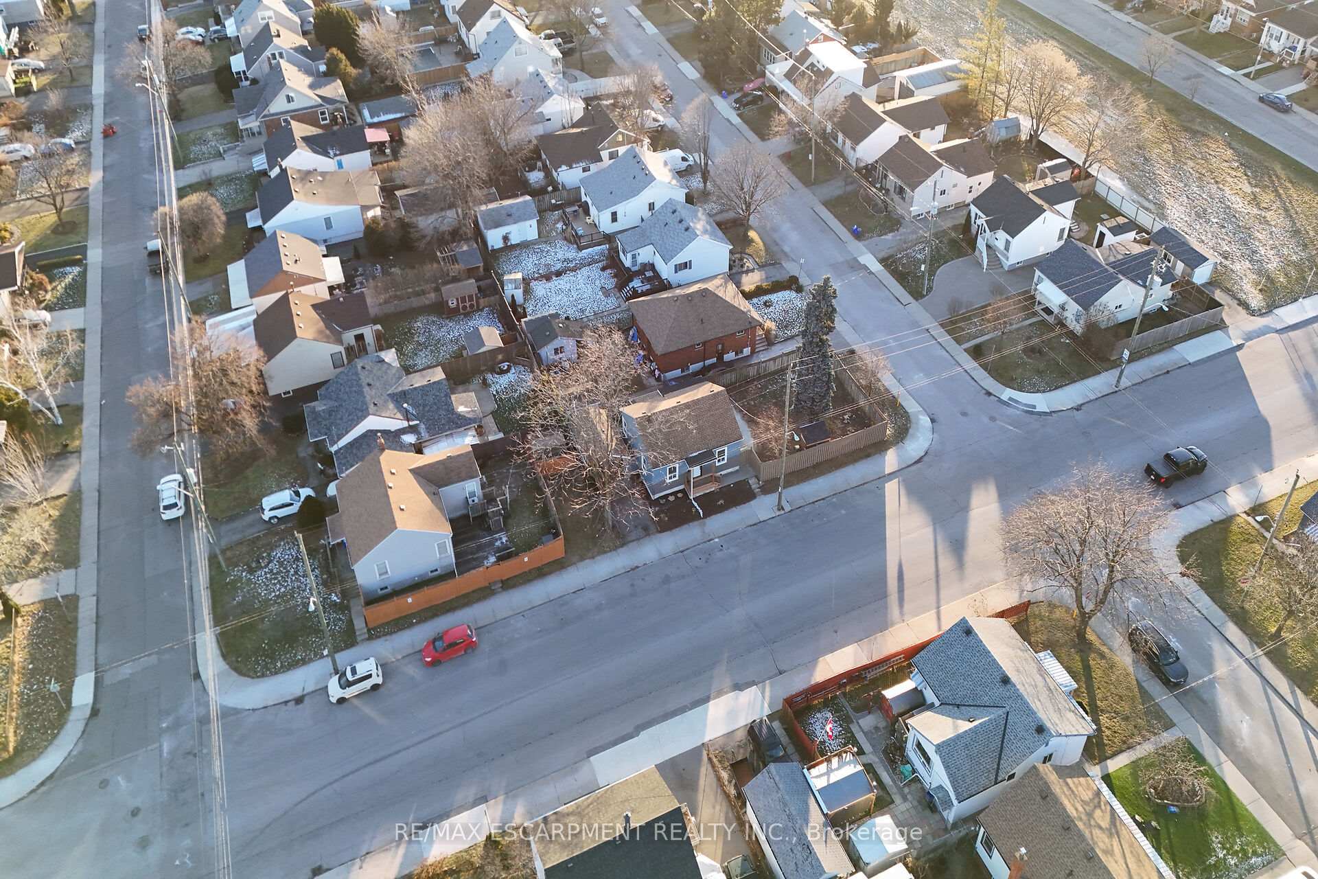 Photo 40 of 582 Roxborough Avenue, Hamilton, Normanhurst — HOMEH