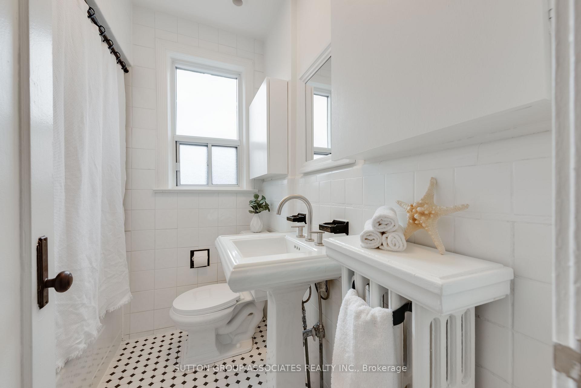 Photo 9 of 542 Atlas Avenue, Toronto, Oakwood Village — HOMEH