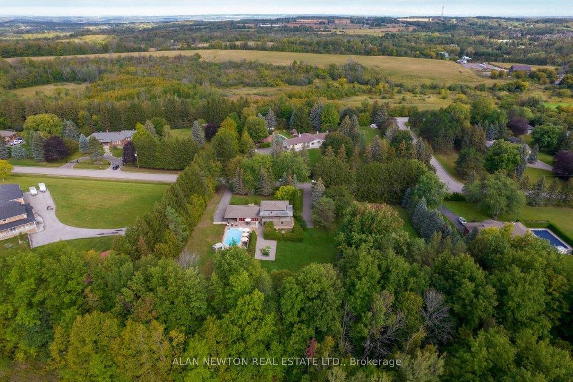 Photo 5 of 45 King View Crescent, King, King City — HOMEH