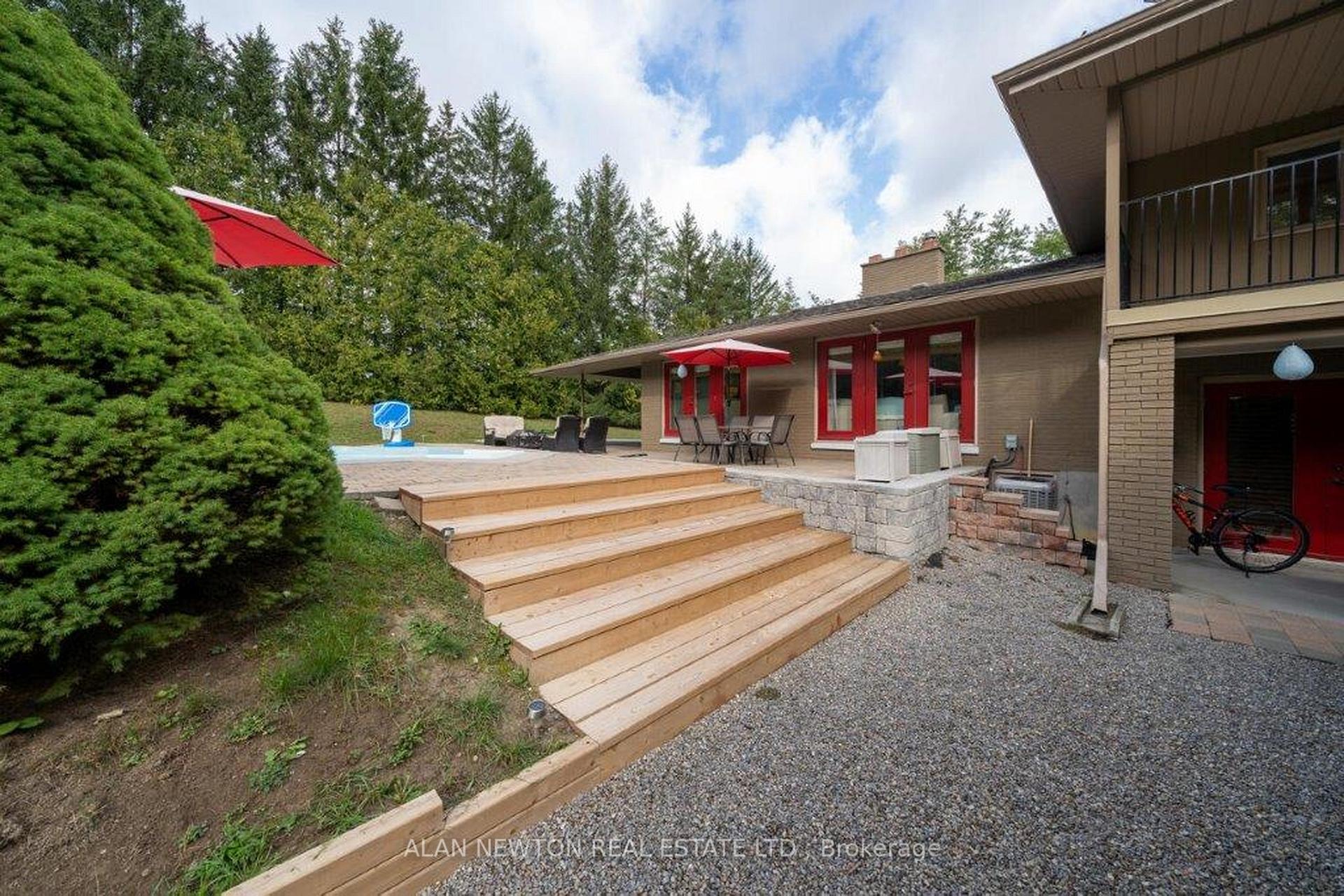 Photo 14 of 45 King View Crescent, King, King City — HOMEH