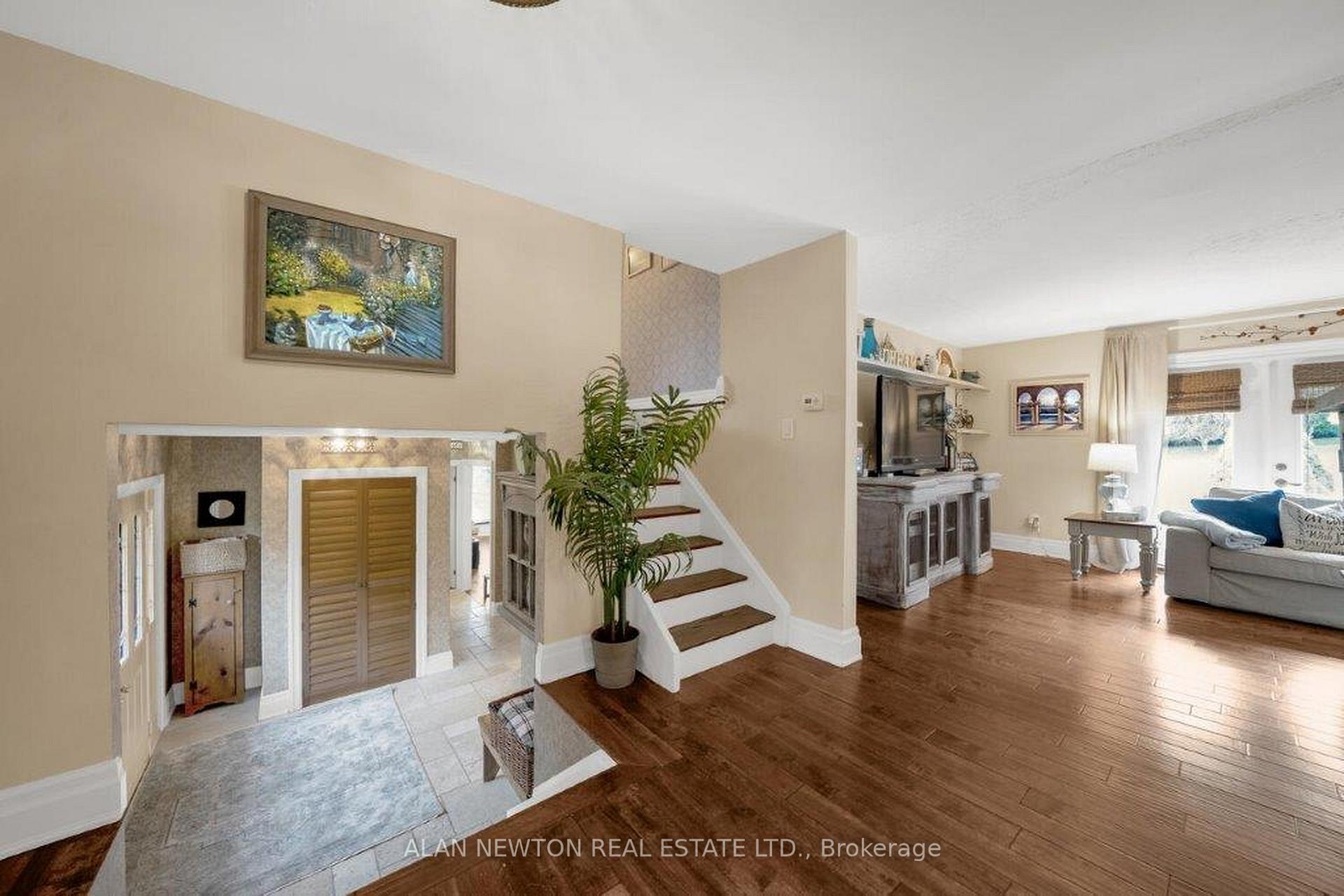 Photo 25 of 45 King View Crescent, King, King City — HOMEH
