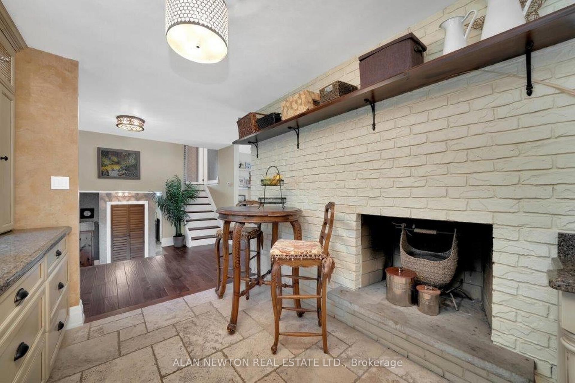 Photo 28 of 45 King View Crescent, King, King City — HOMEH