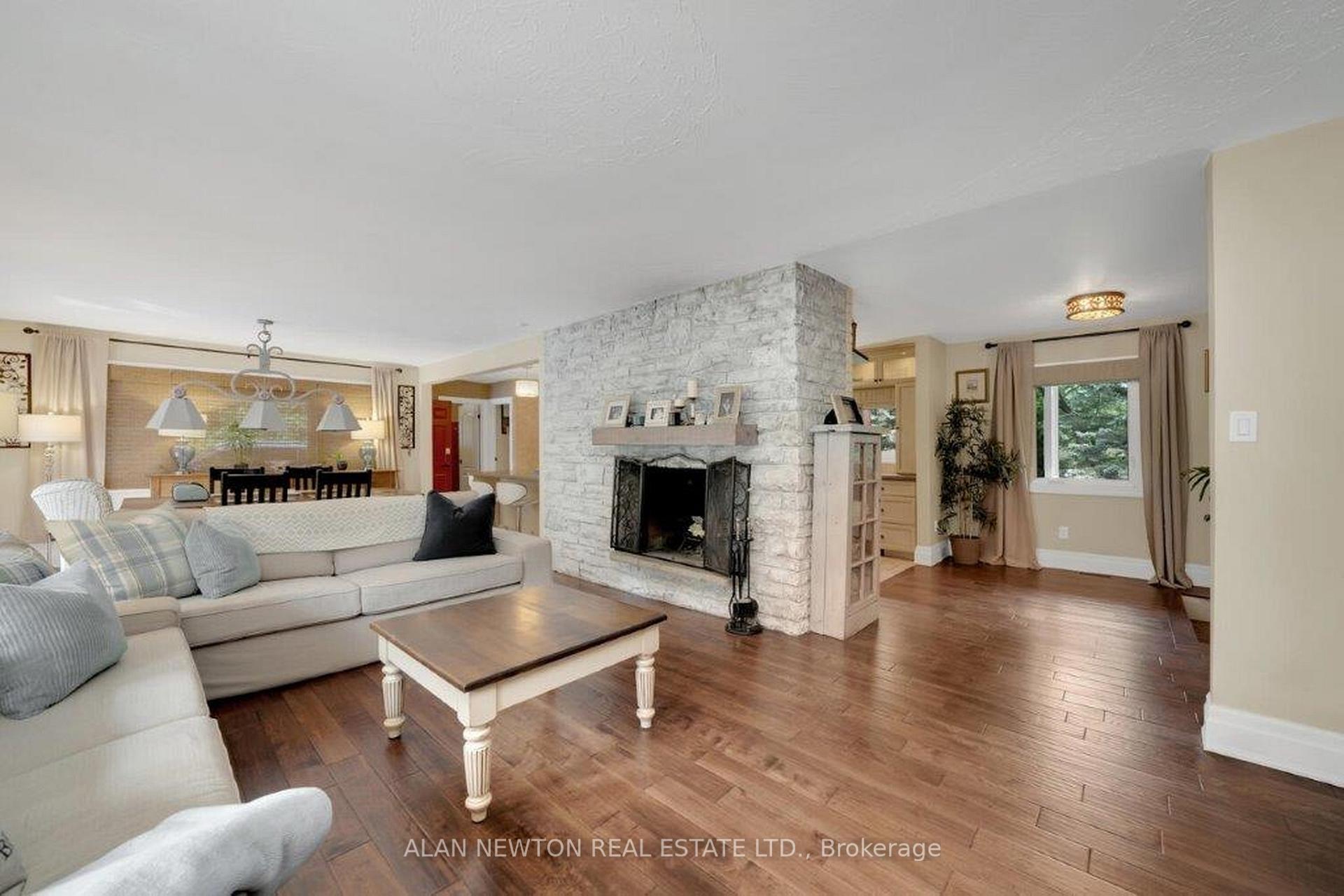 Photo 31 of 45 King View Crescent, King, King City — HOMEH