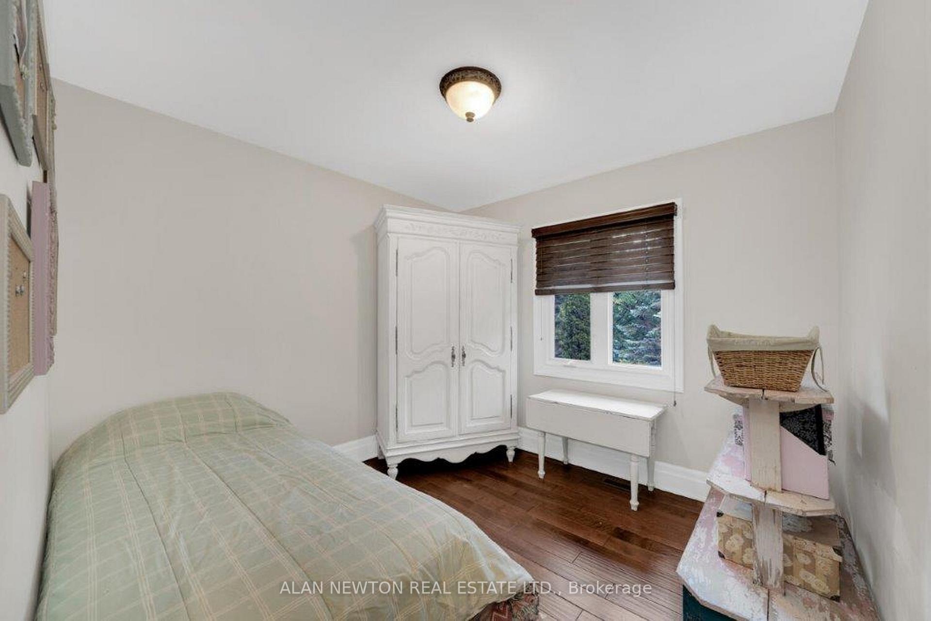 Photo 17 of 45 King View Crescent, King, King City — HOMEH