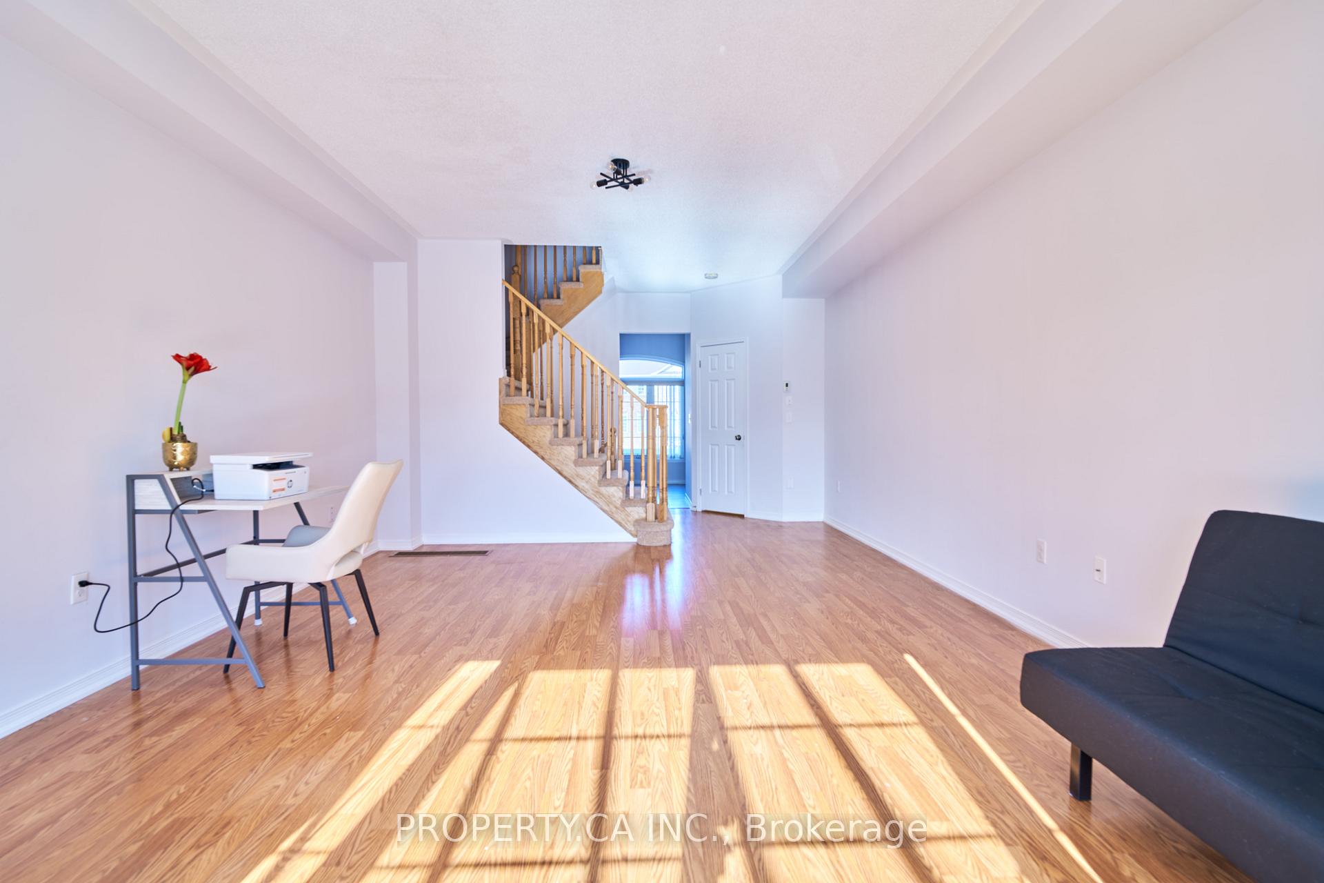 Photo 8 of 85 Chokecherry Crescent, Markham, Wismer — HOMEH