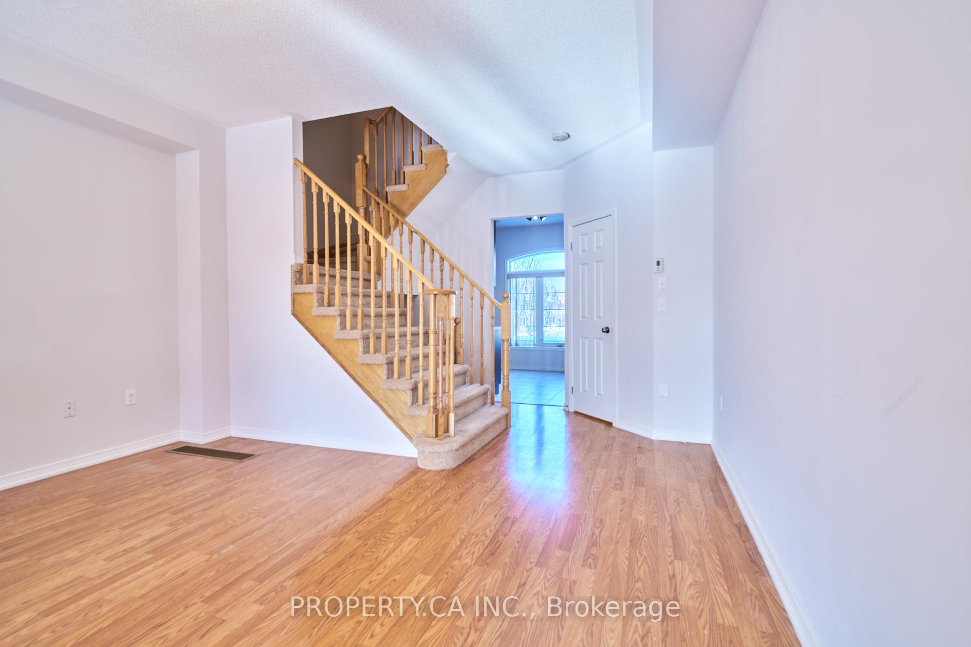 Photo 12 of 85 Chokecherry Crescent, Markham, Wismer — HOMEH