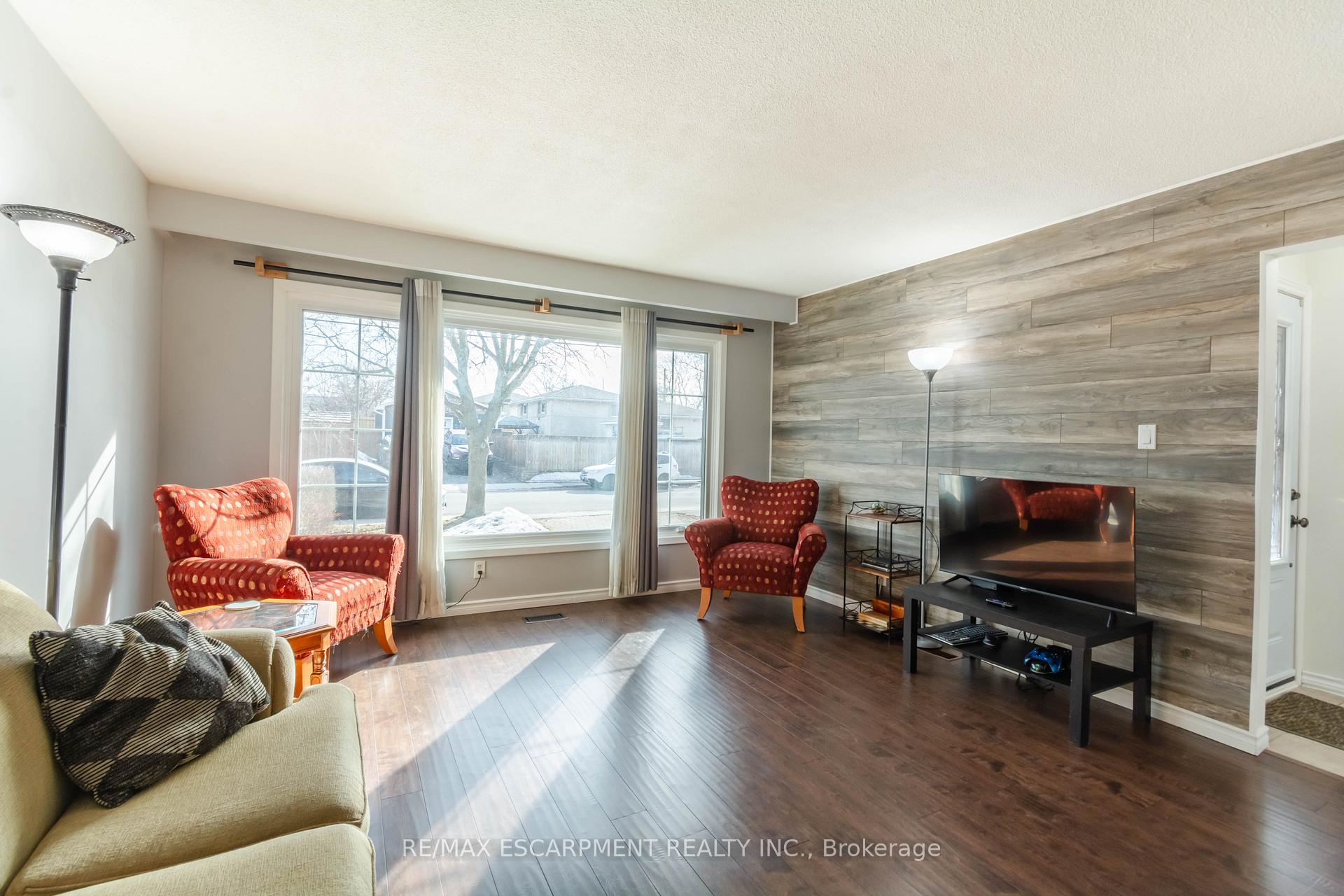 Photo 5 of 117 Anna Capri Drive, Hamilton, Templemead — HOMEH