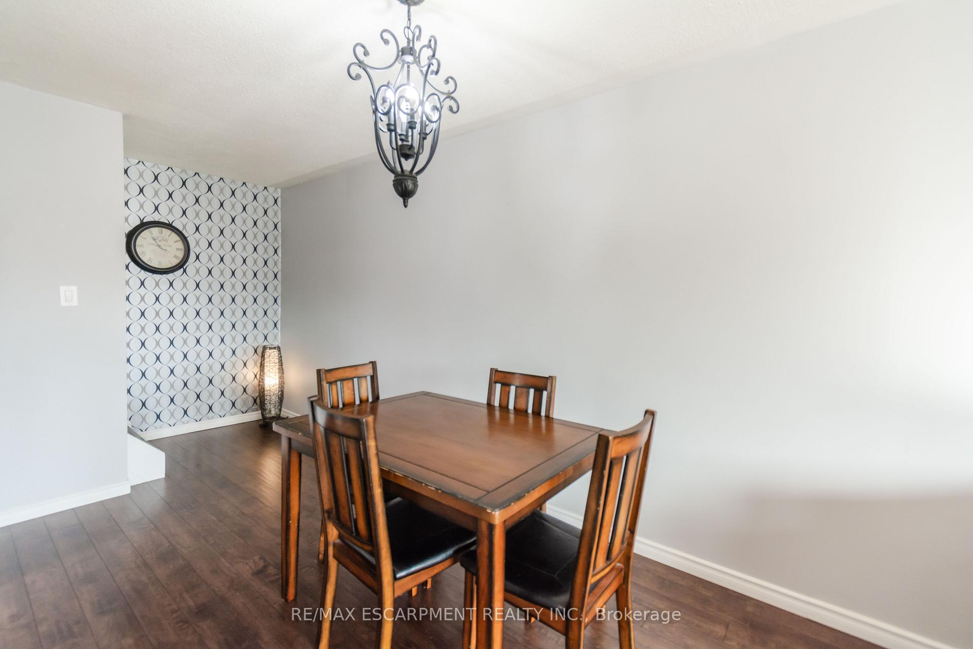 Photo 17 of 117 Anna Capri Drive, Hamilton, Templemead — HOMEH