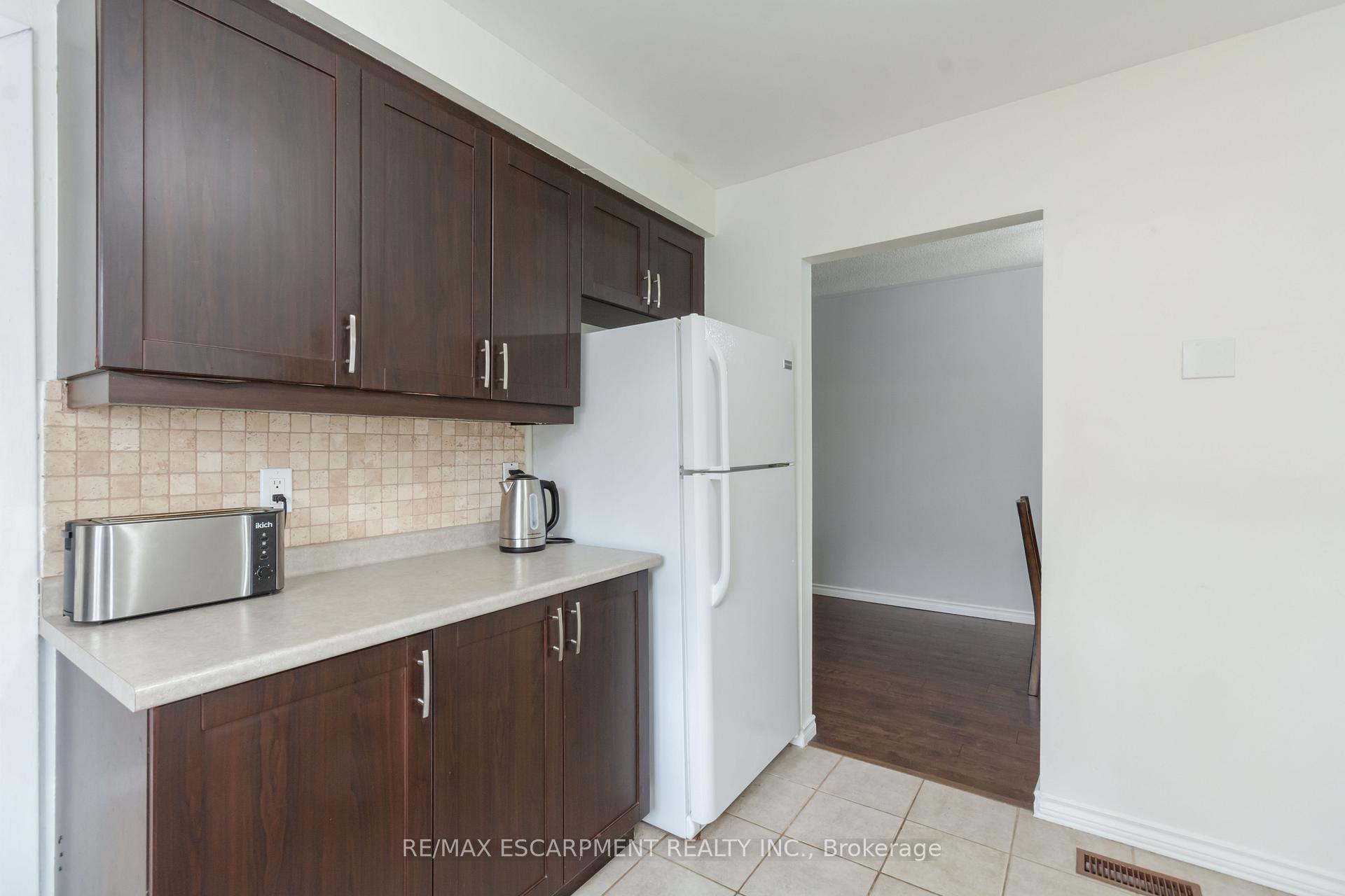 Photo 12 of 117 Anna Capri Drive, Hamilton, Templemead — HOMEH