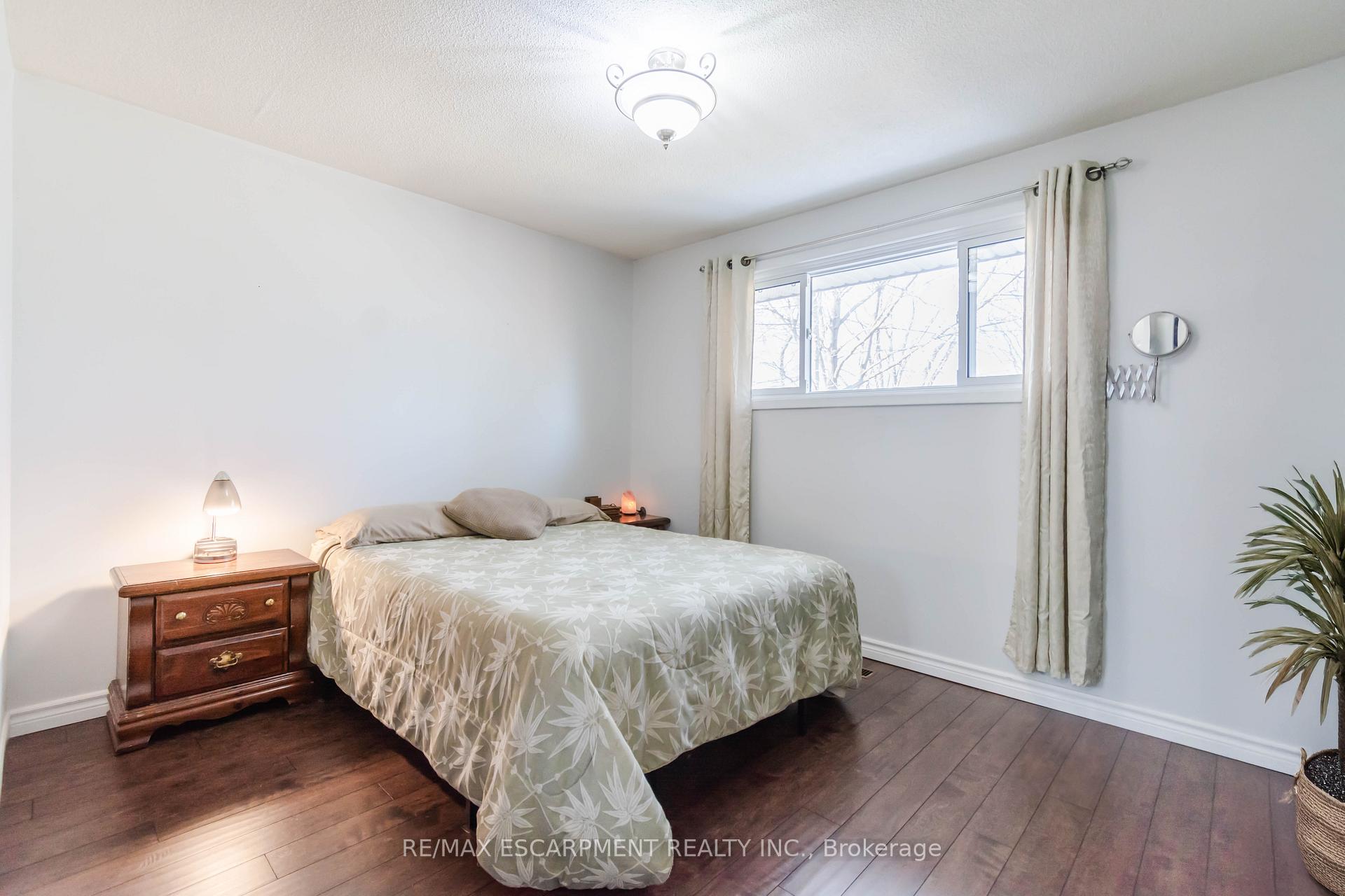 Photo 15 of 117 Anna Capri Drive, Hamilton, Templemead — HOMEH