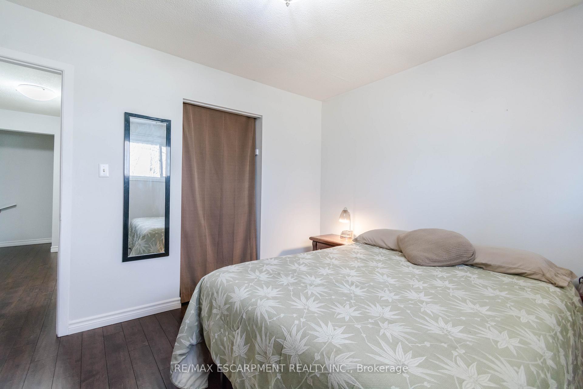 Photo 13 of 117 Anna Capri Drive, Hamilton, Templemead — HOMEH