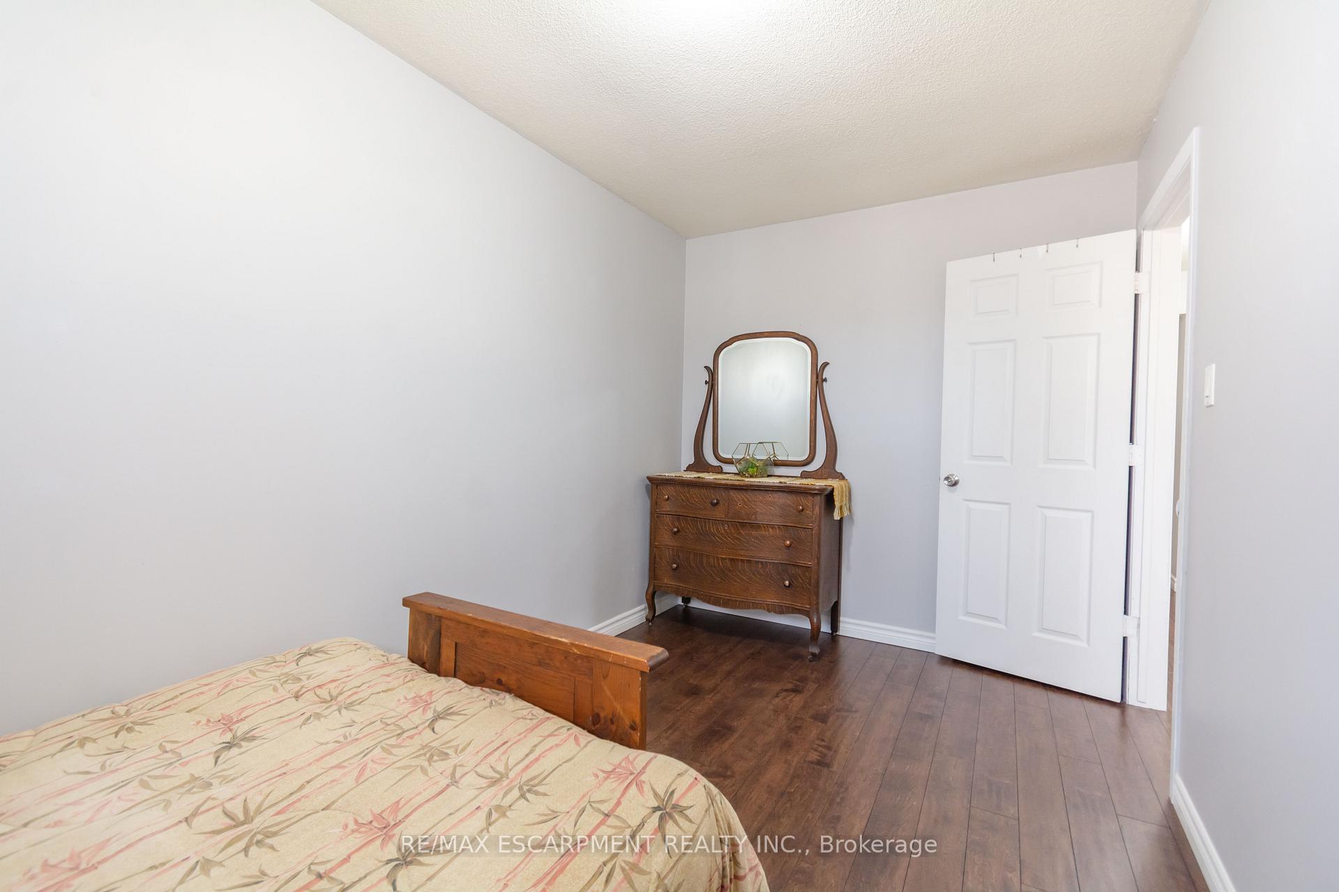 Photo 23 of 117 Anna Capri Drive, Hamilton, Templemead — HOMEH
