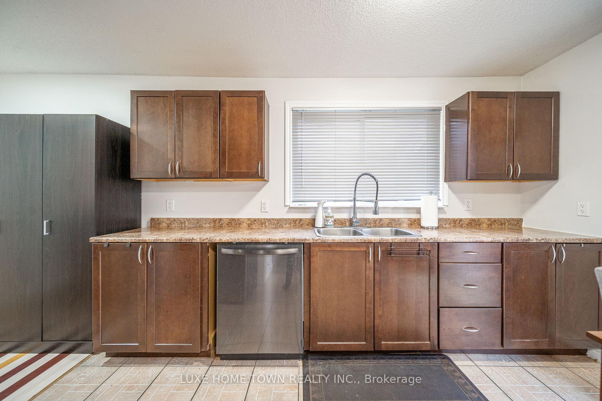 Photo 10 of 93 Norfolk Avenue, Cambridge — HOMEH
