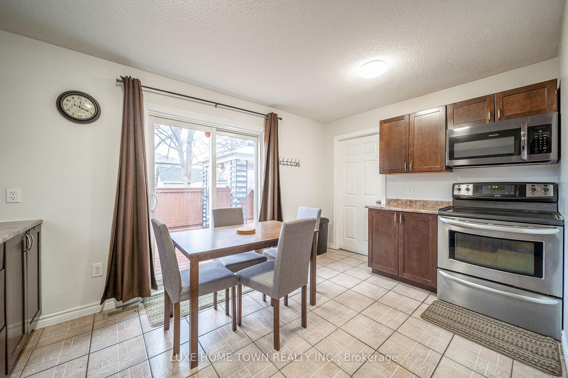 Photo 16 of 93 Norfolk Avenue, Cambridge — HOMEH