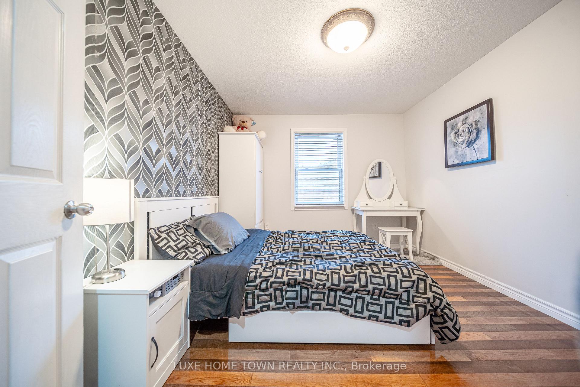 Photo 20 of 93 Norfolk Avenue, Cambridge — HOMEH