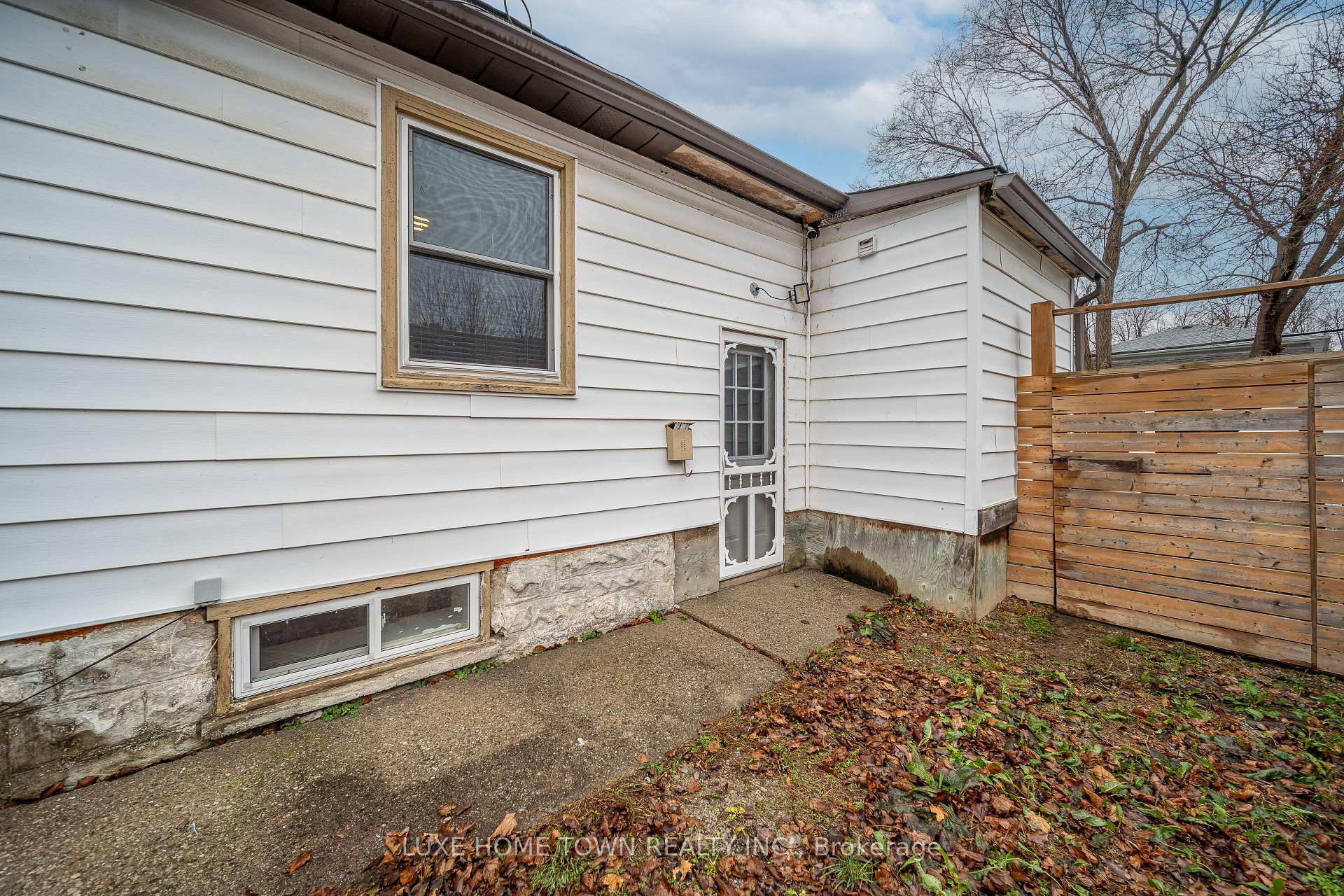 Photo 37 of 93 Norfolk Avenue, Cambridge — HOMEH