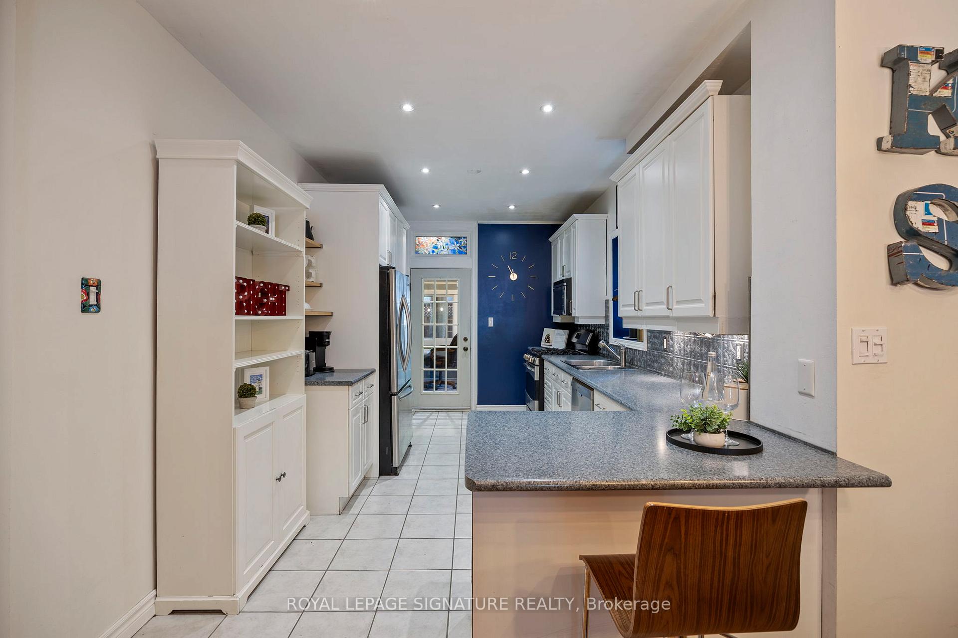 Photo 18 of 41 Bright Street, Toronto, Moss Park — HOMEH