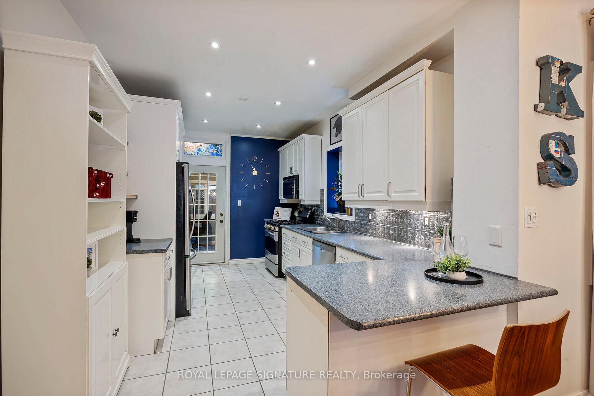 Photo 21 of 41 Bright Street, Toronto, Moss Park — HOMEH