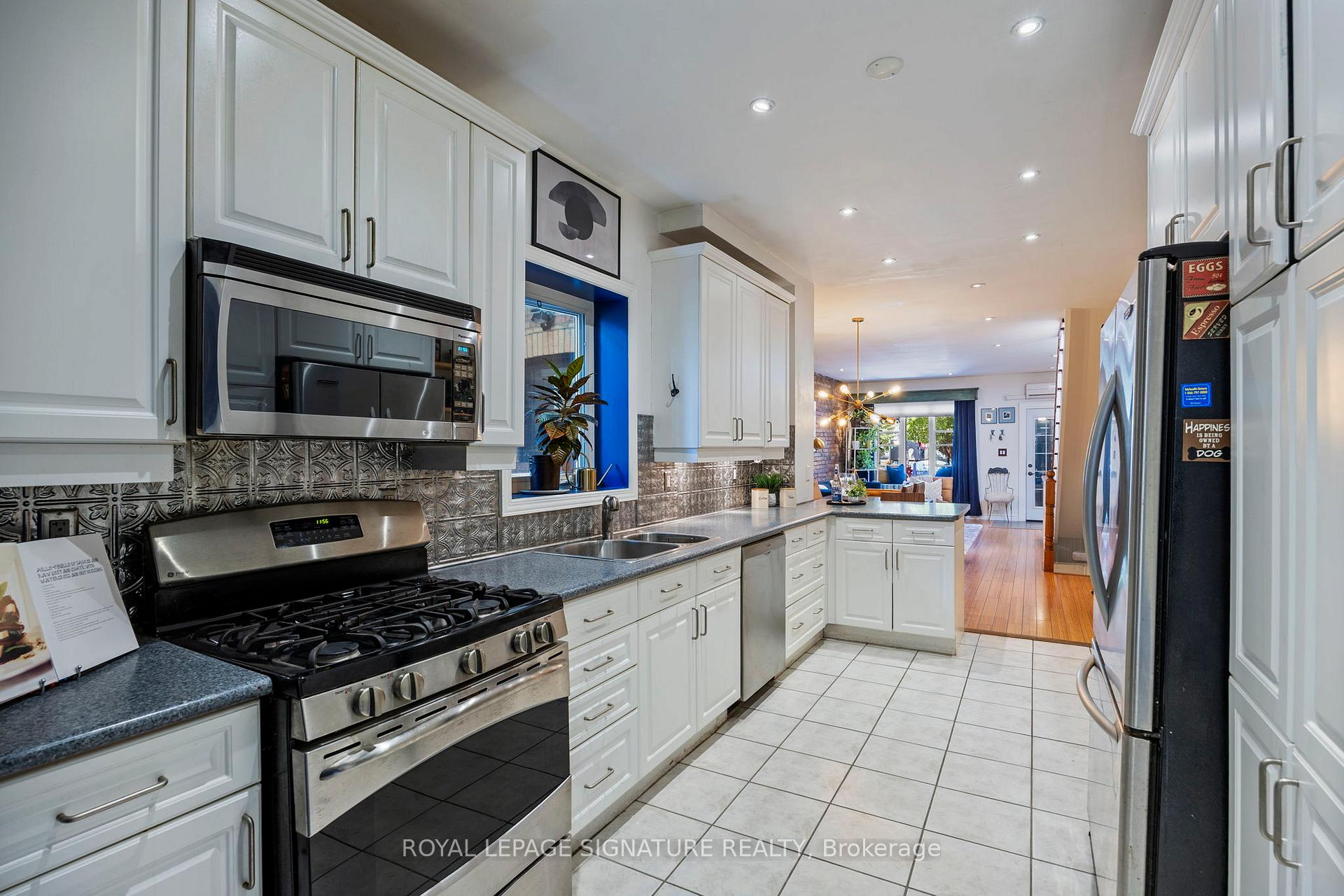 Photo 14 of 41 Bright Street, Toronto, Moss Park — HOMEH