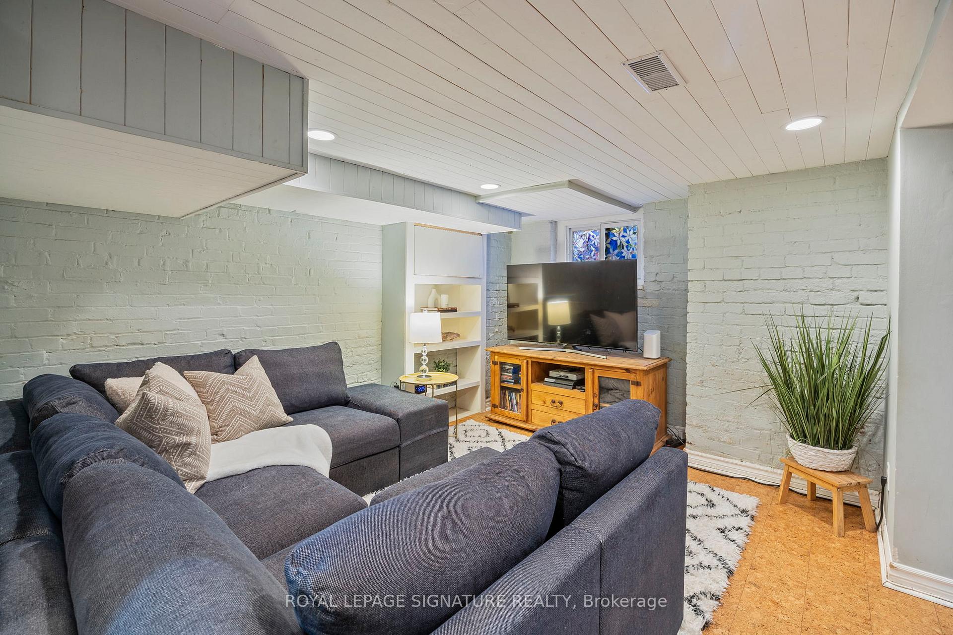 Photo 27 of 41 Bright Street, Toronto, Moss Park — HOMEH