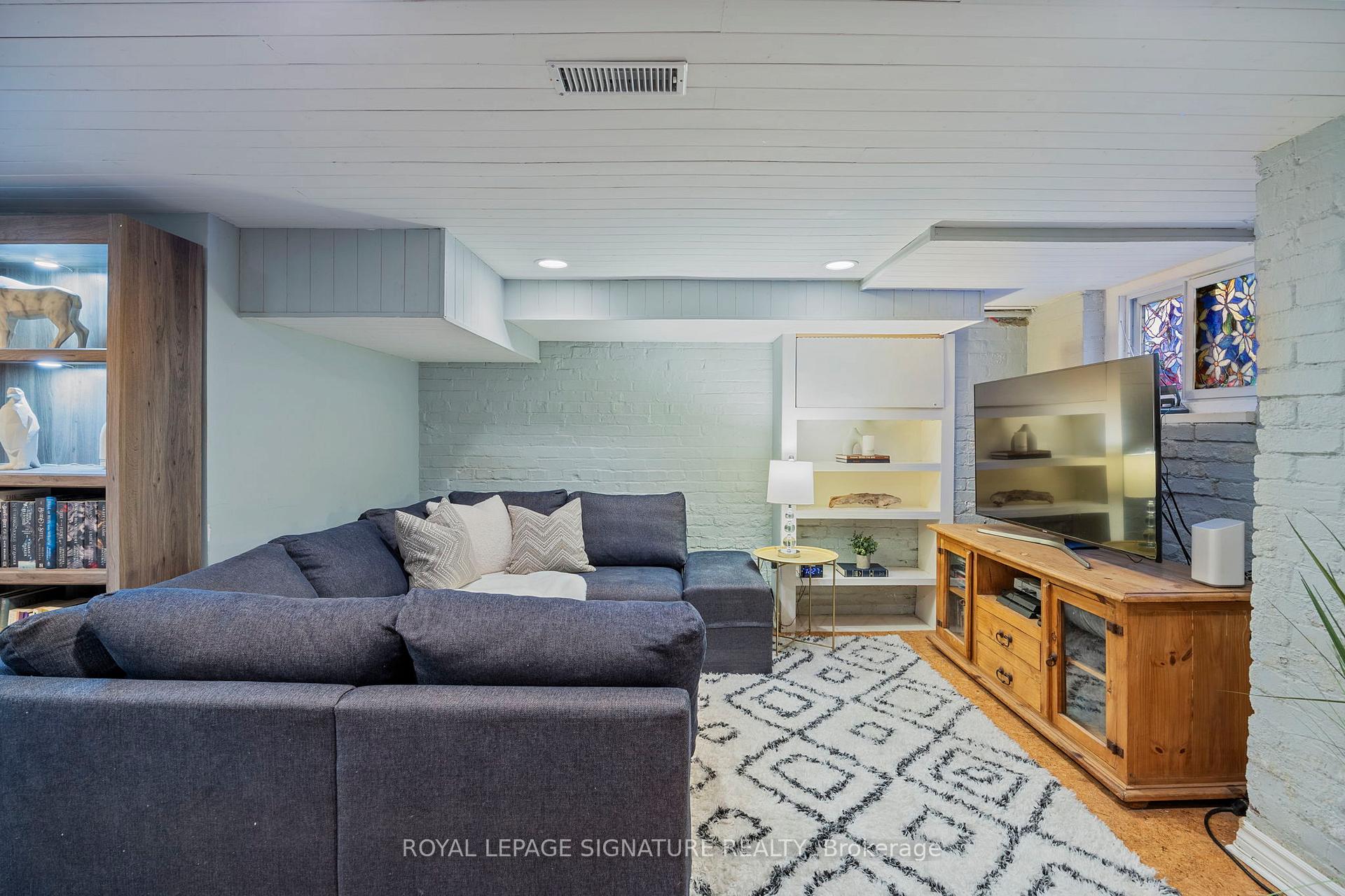 Photo 16 of 41 Bright Street, Toronto, Moss Park — HOMEH