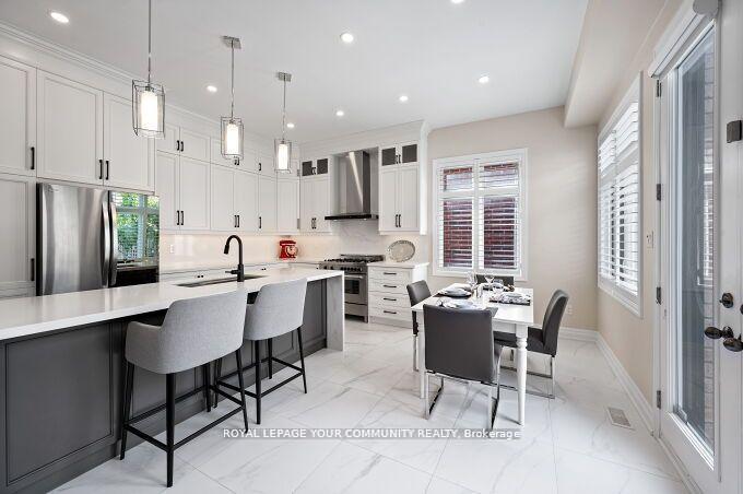 Photo 16 of 14 Robert Berry Crescent, King, King City — HOMEH