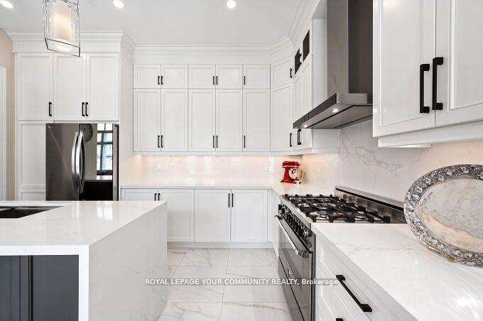 Photo 19 of 14 Robert Berry Crescent, King, King City — HOMEH