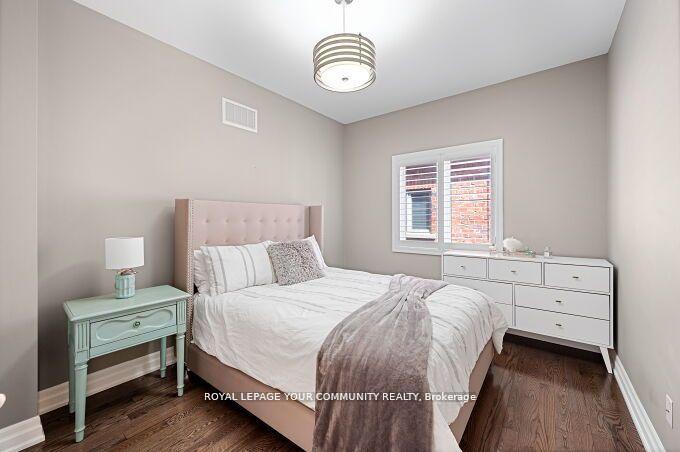 Photo 32 of 14 Robert Berry Crescent, King, King City — HOMEH