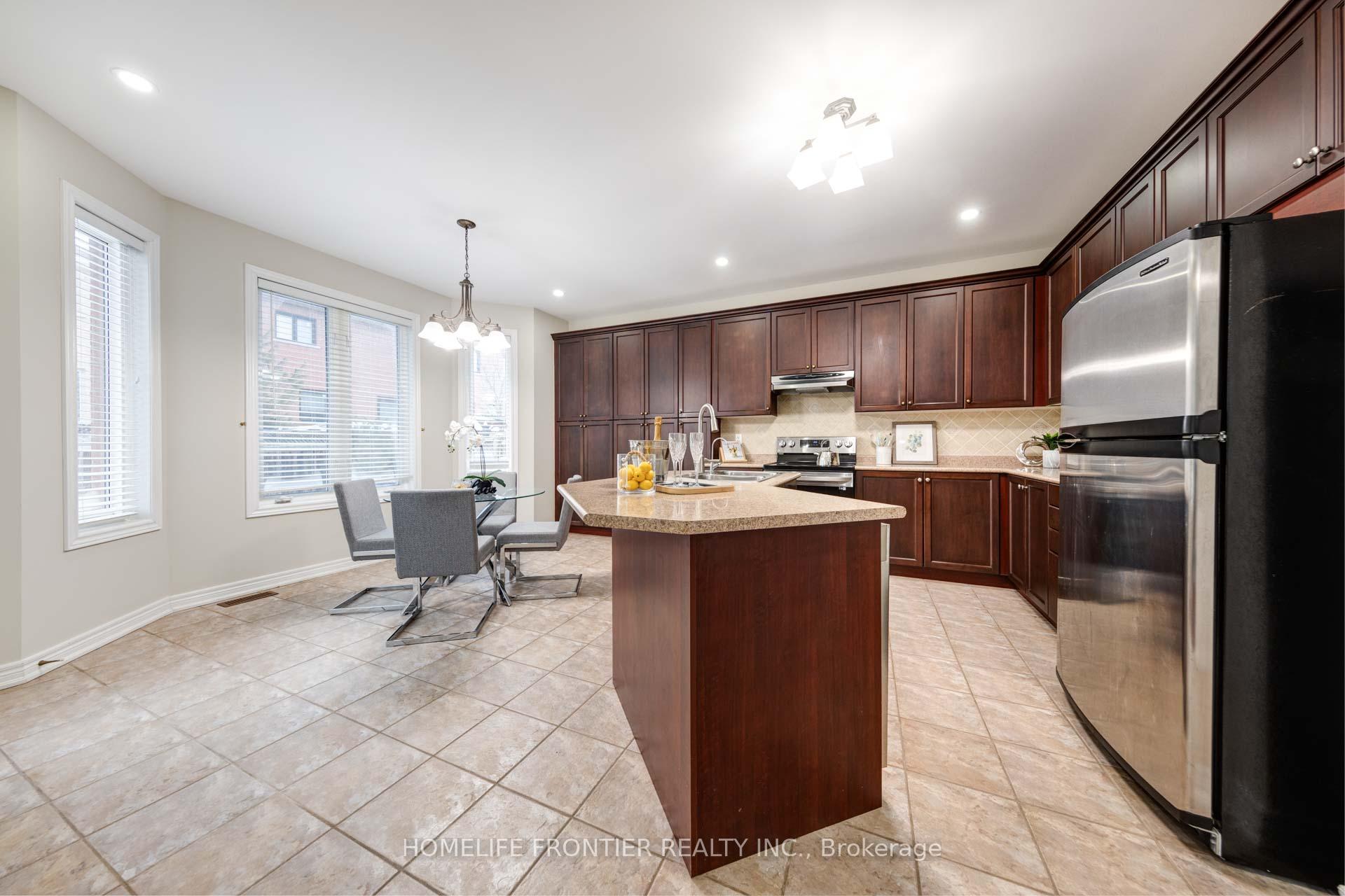 Photo 13 of 130 Leameadow Road, Vaughan, Patterson — HOMEH