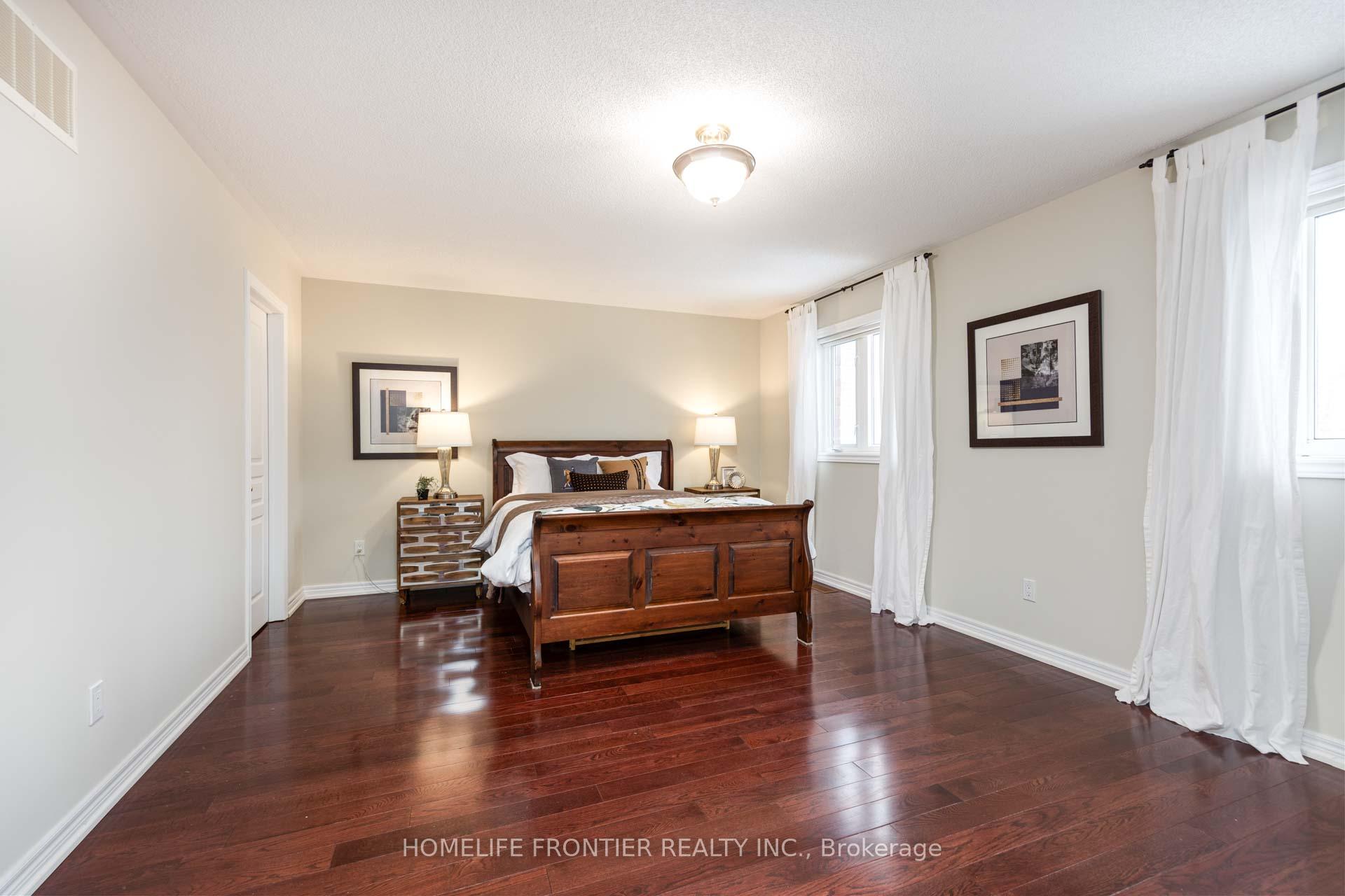 Photo 17 of 130 Leameadow Road, Vaughan, Patterson — HOMEH