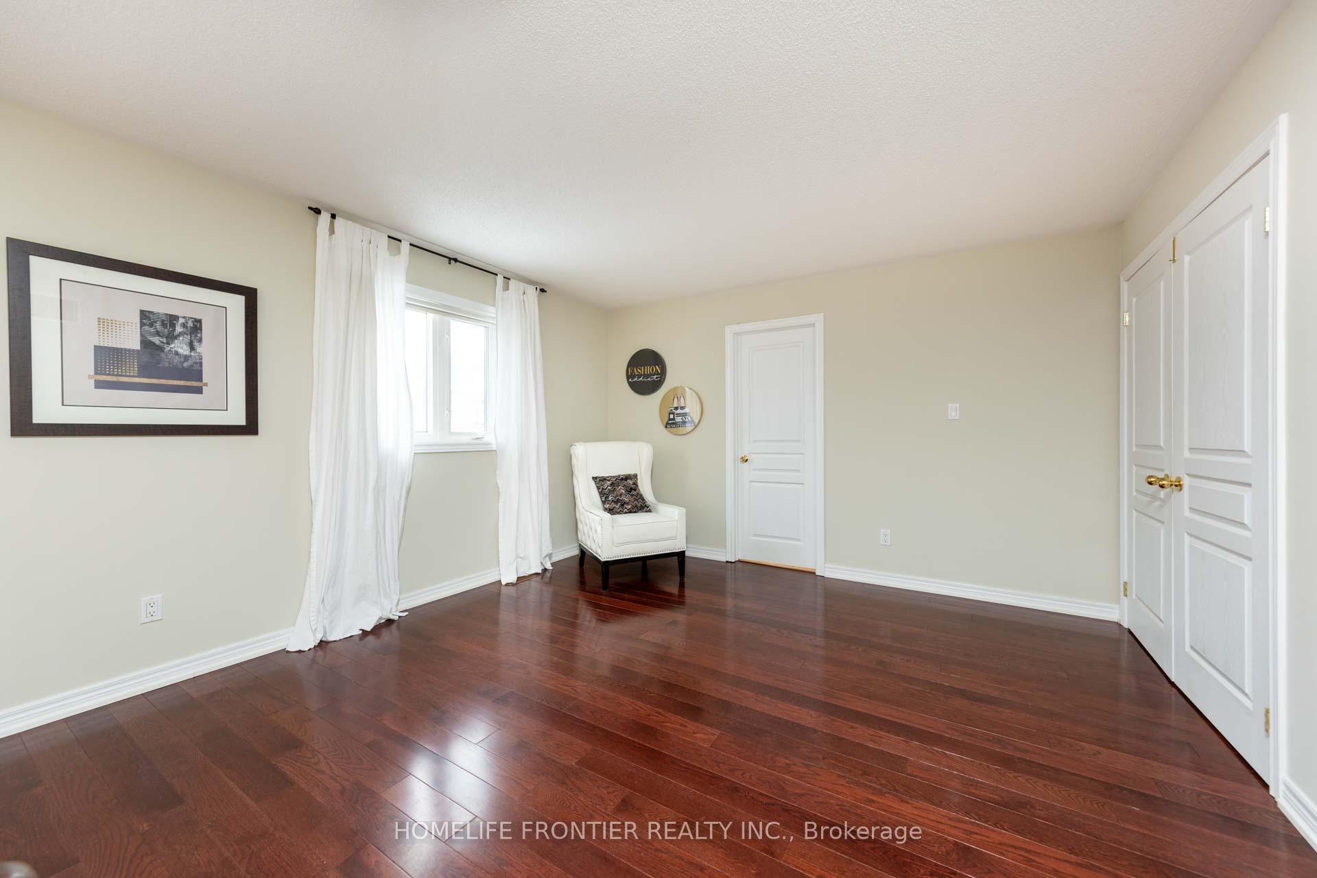 Photo 30 of 130 Leameadow Road, Vaughan, Patterson — HOMEH