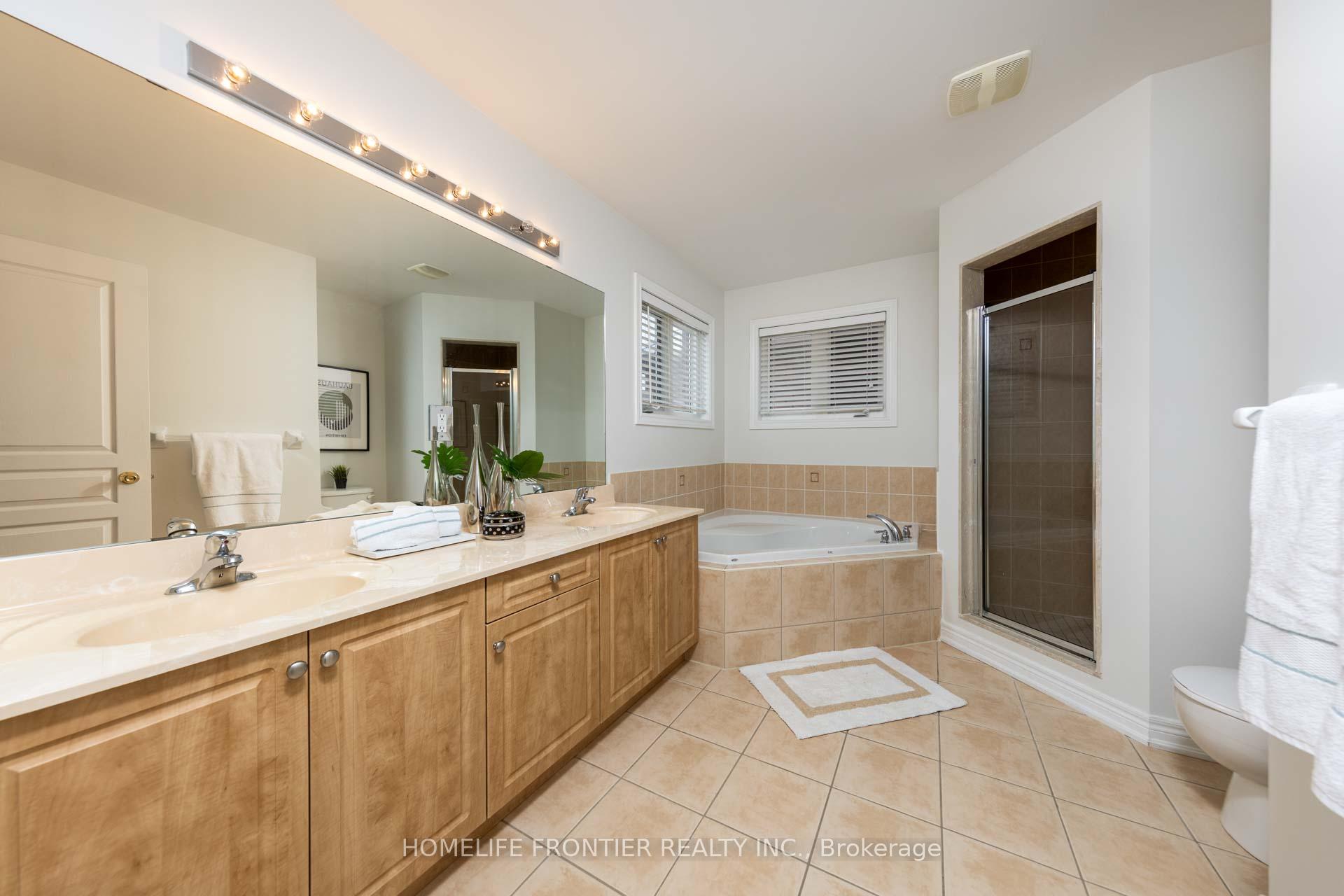 Photo 25 of 130 Leameadow Road, Vaughan, Patterson — HOMEH
